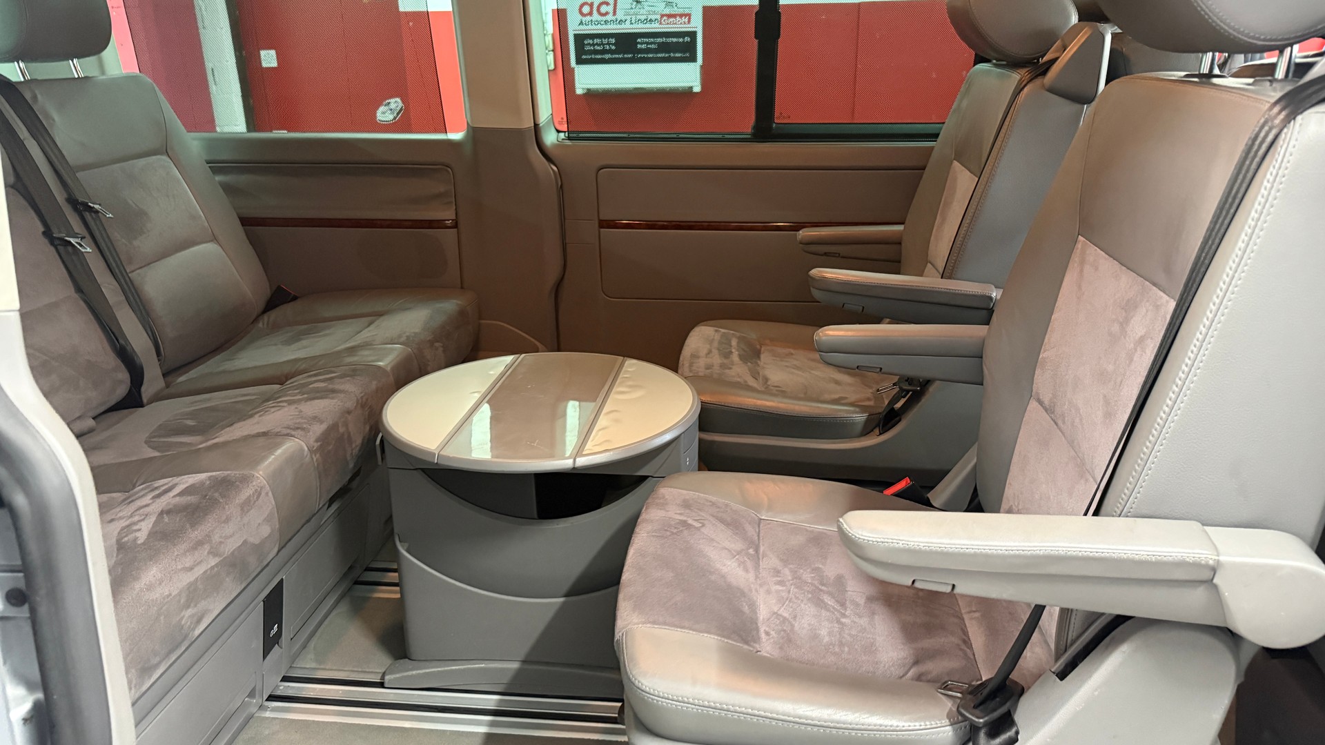 VW T5 Multivan Highline 2.5 TDI, 7 Plätze frisch ab MFK und Service mit Hagelschaden, 8 fach berädert, Servicegepflegt**-image-9