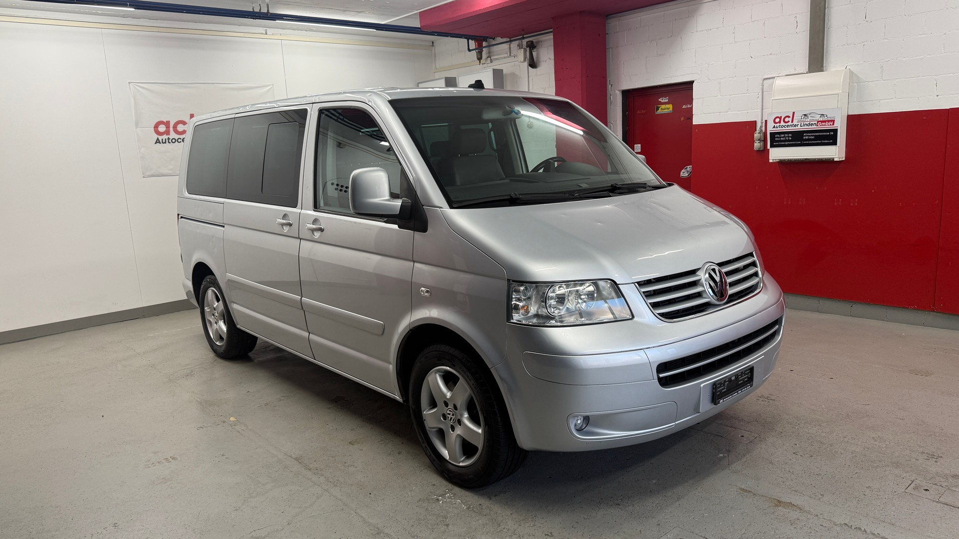 VW T5 Multivan Highline 2.5 TDI, 7 Plätze frisch ab MFK und Service mit Hagelschaden, 8 fach berädert, Servicegepflegt**