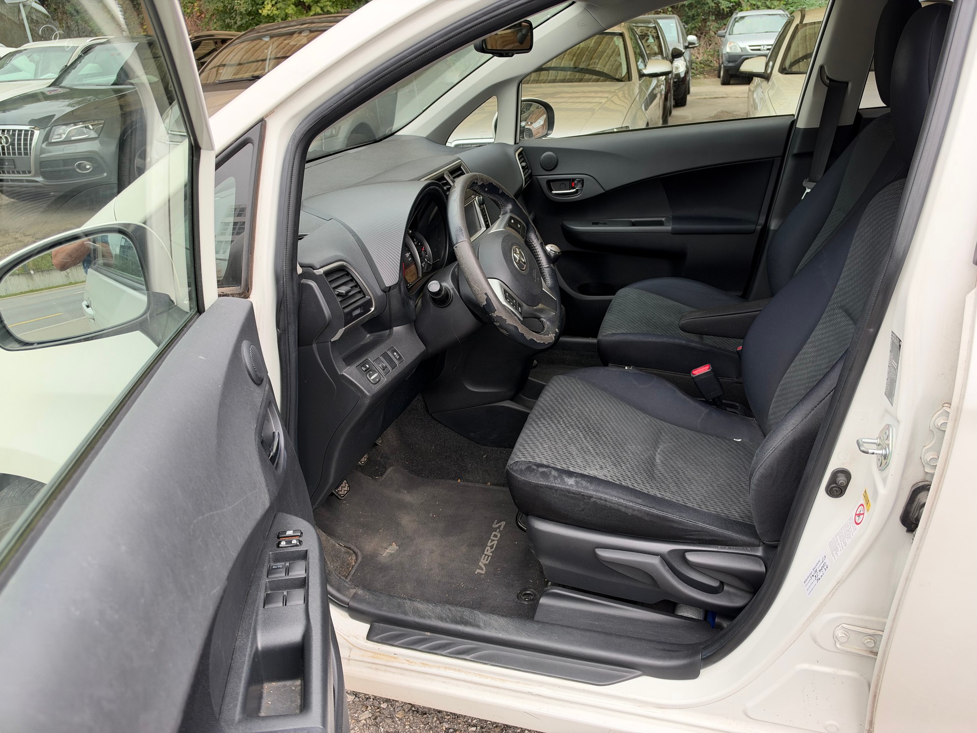 TOYOTA Verso-S 1.33 Linea Luna-image-13