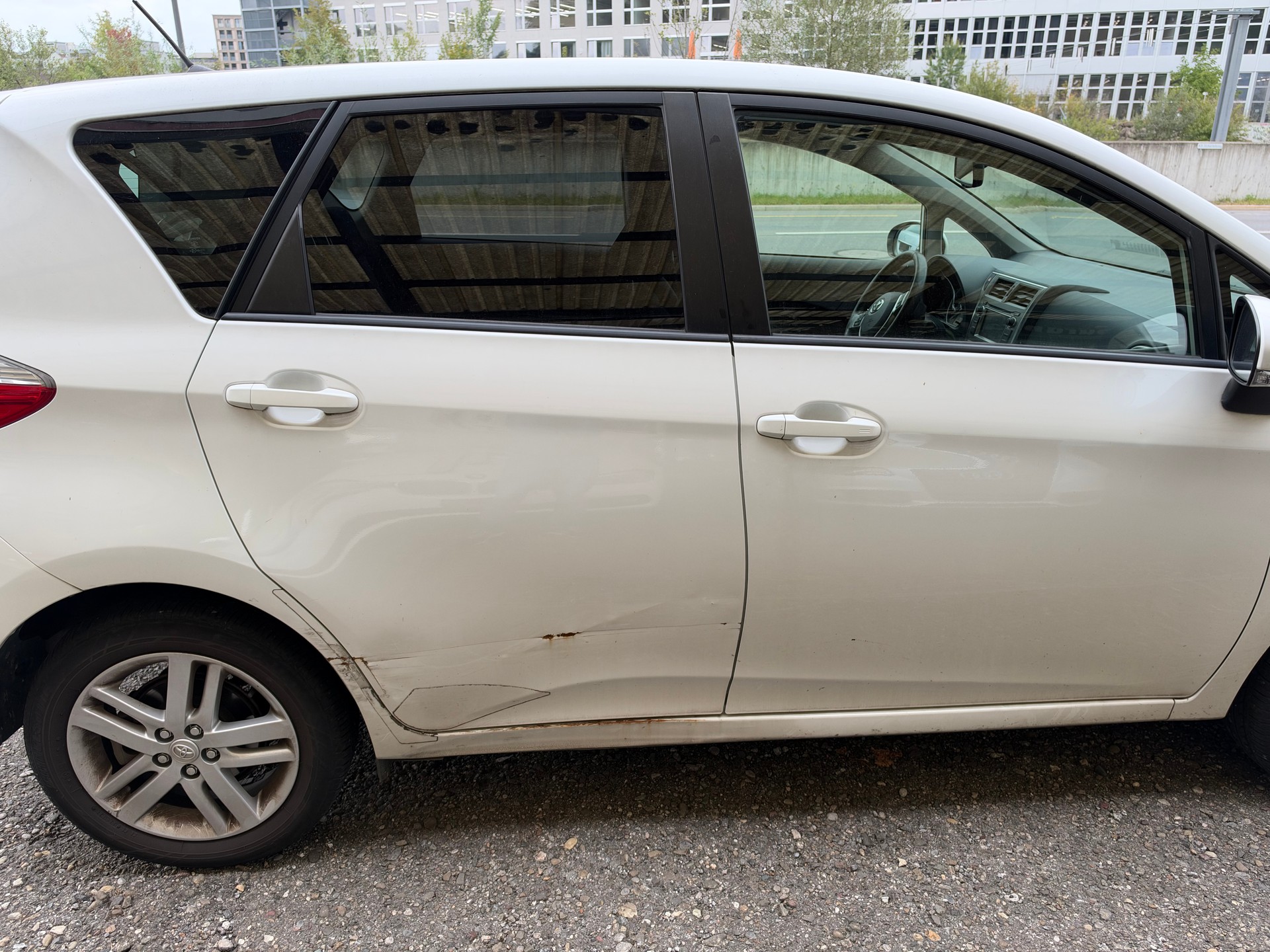 TOYOTA Verso-S 1.33 Linea Luna-image-4