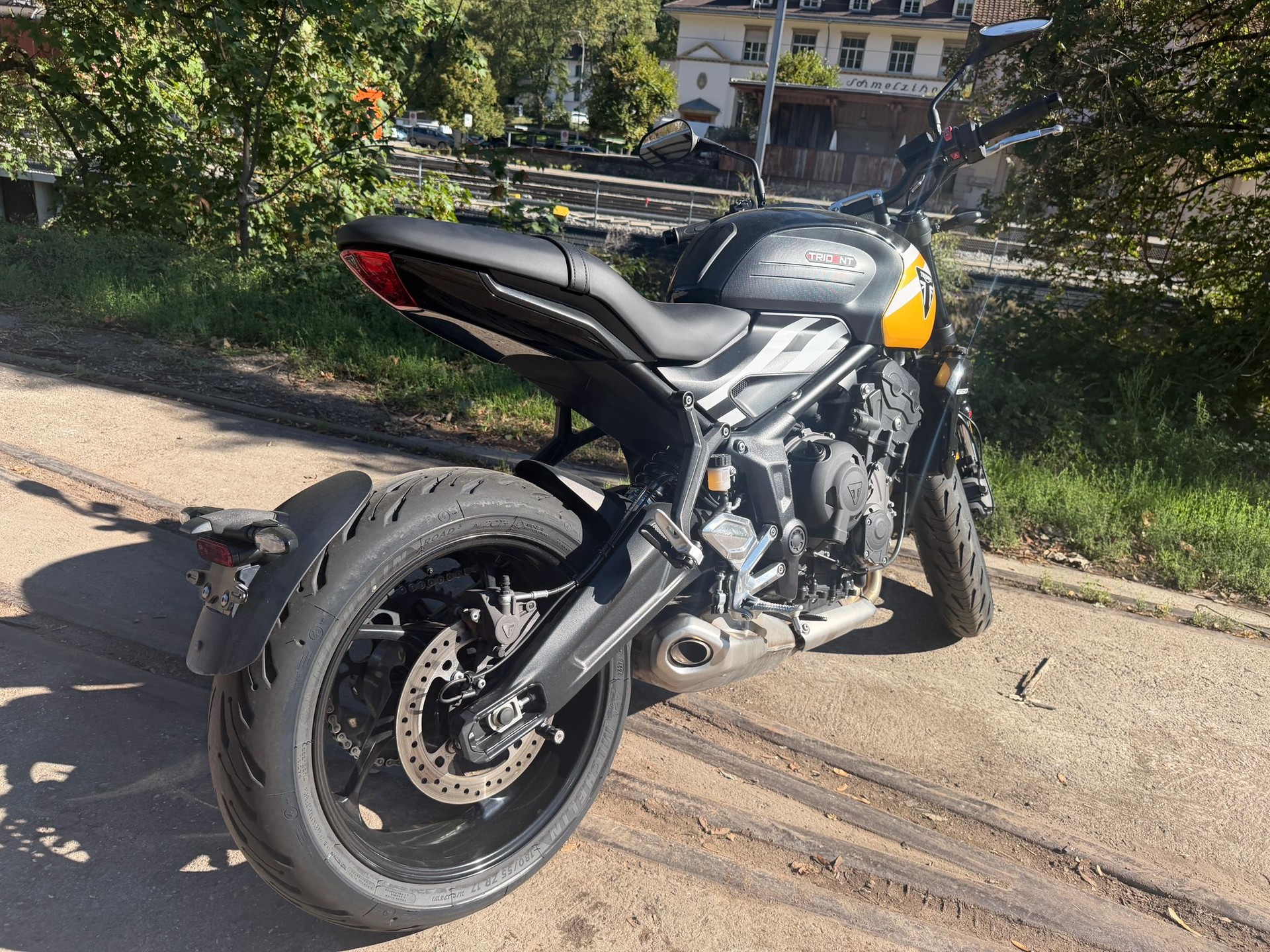 TRIUMPH Trident-image-10