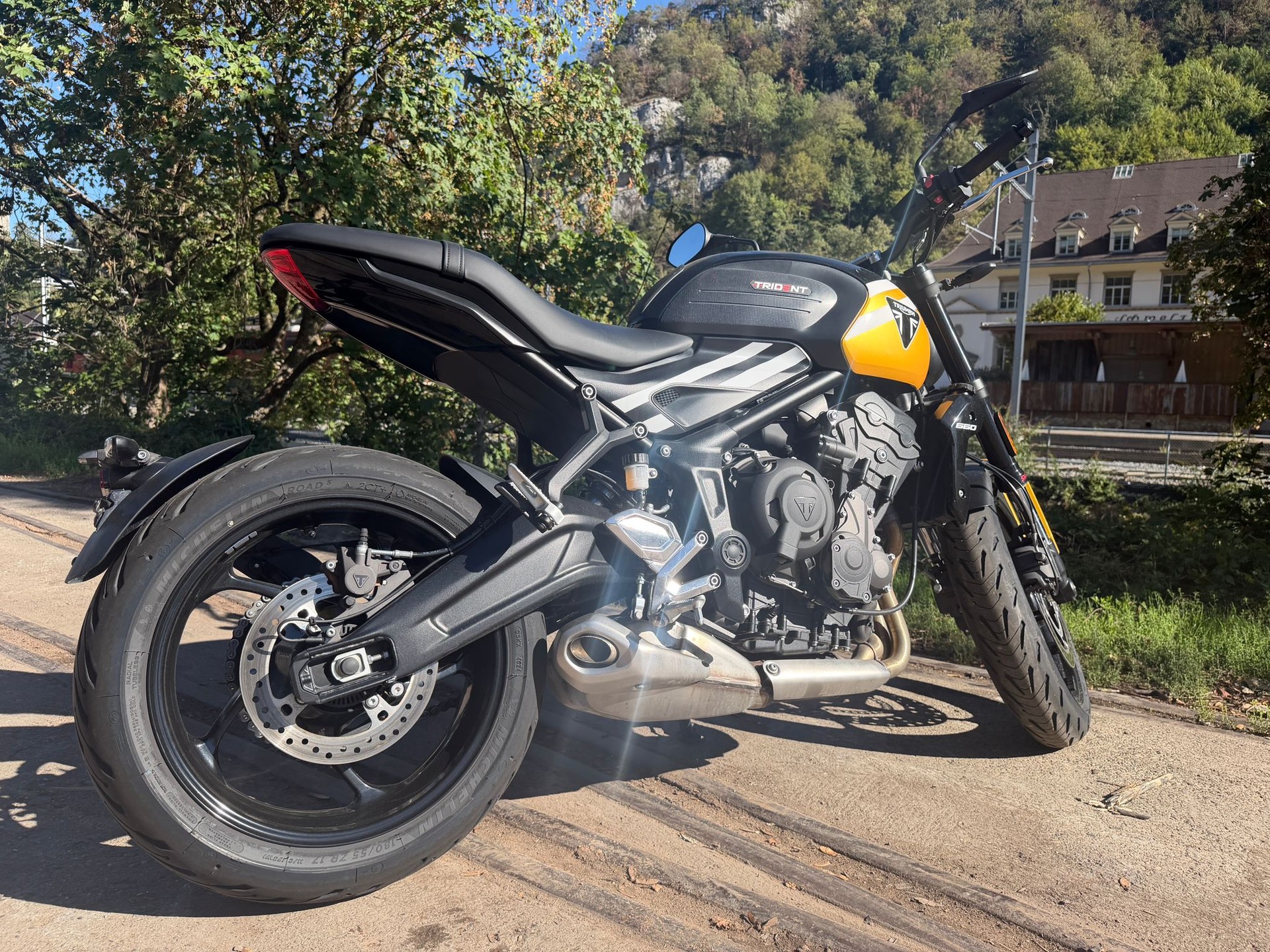 TRIUMPH Trident-image-9