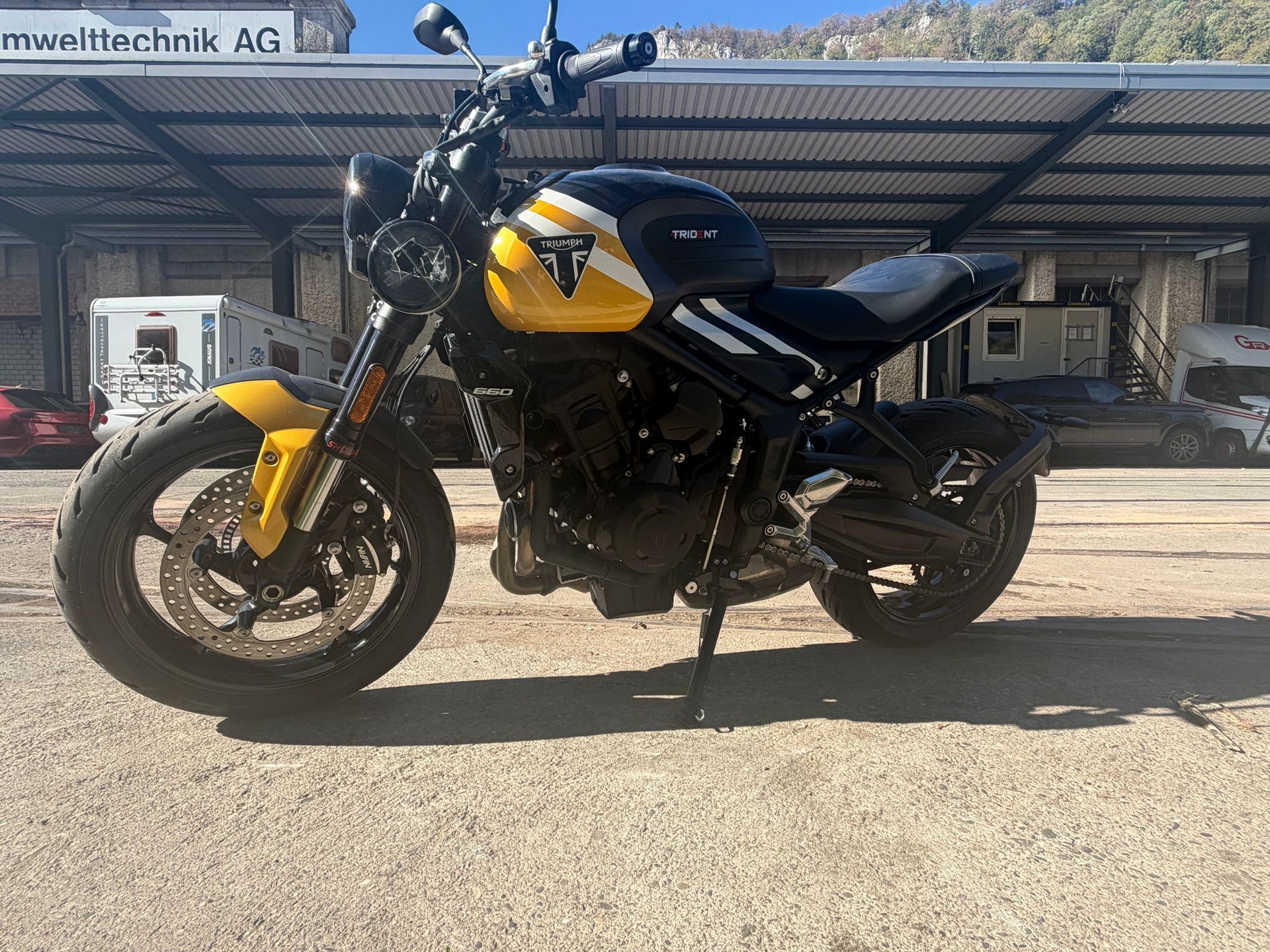TRIUMPH Trident-image-3
