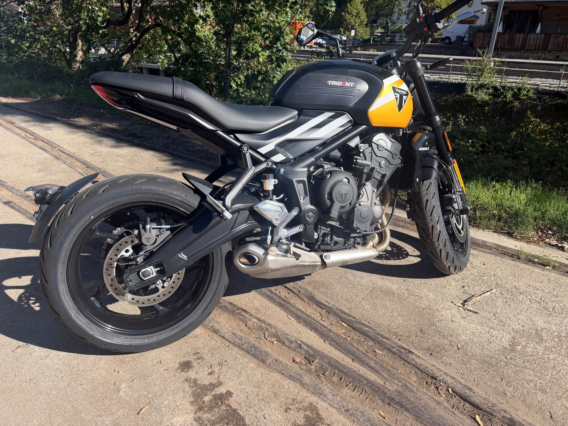 TRIUMPH Trident-image-11