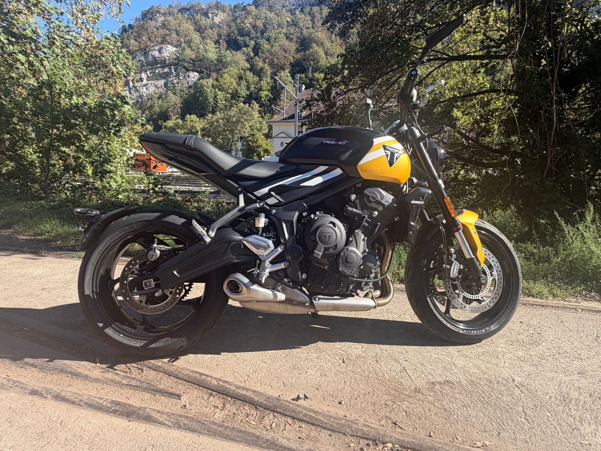 TRIUMPH Trident-image-4