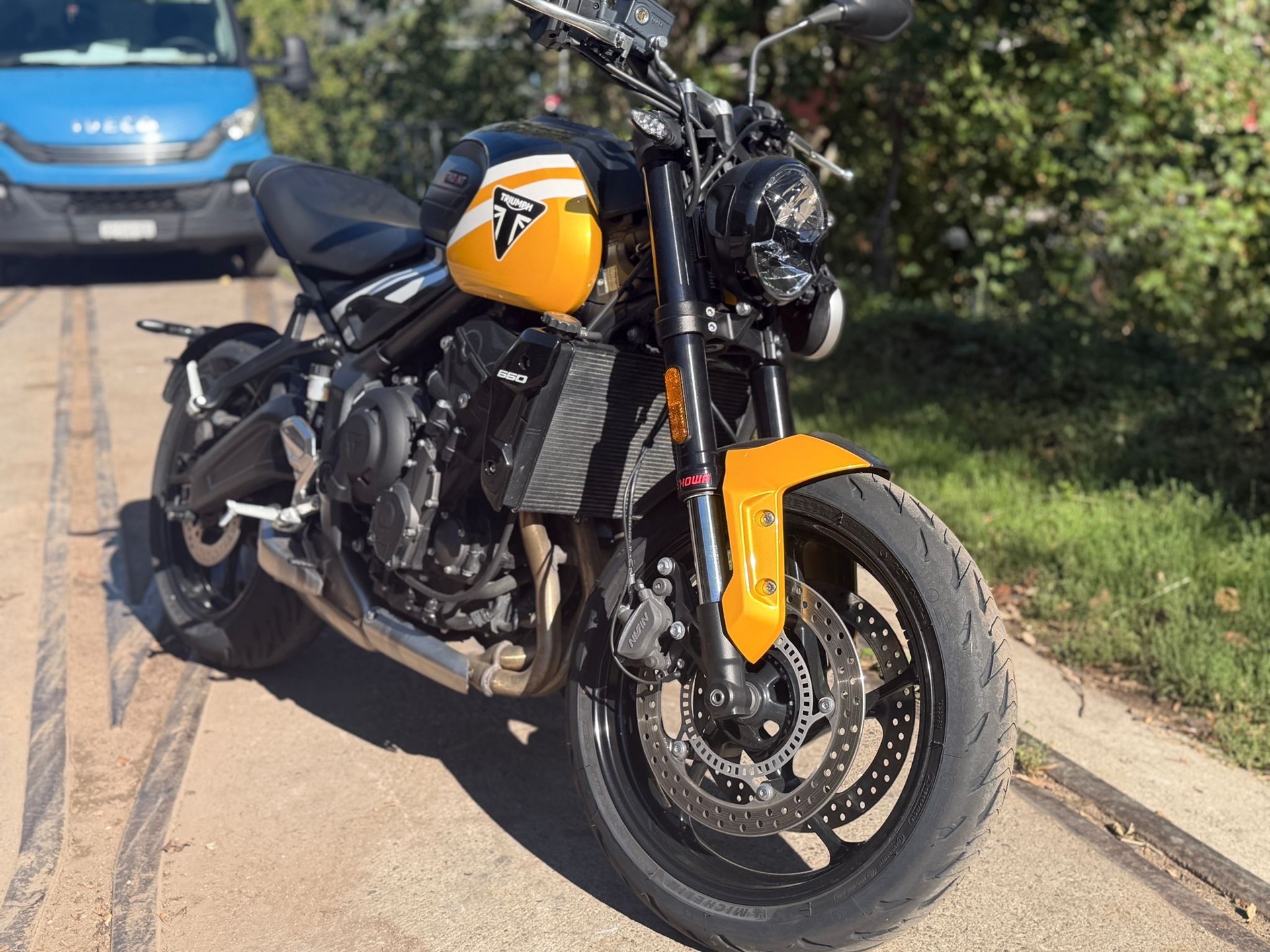 TRIUMPH Trident-image-0