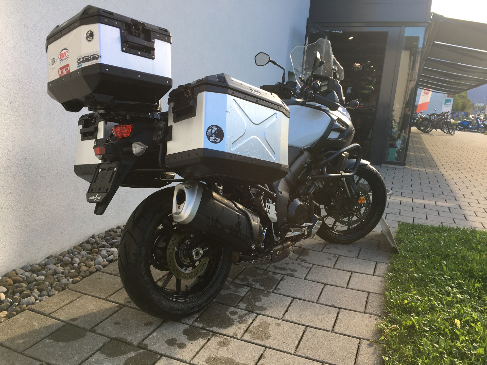 SUZUKI DL 1000 A V-Strom L9-image-1