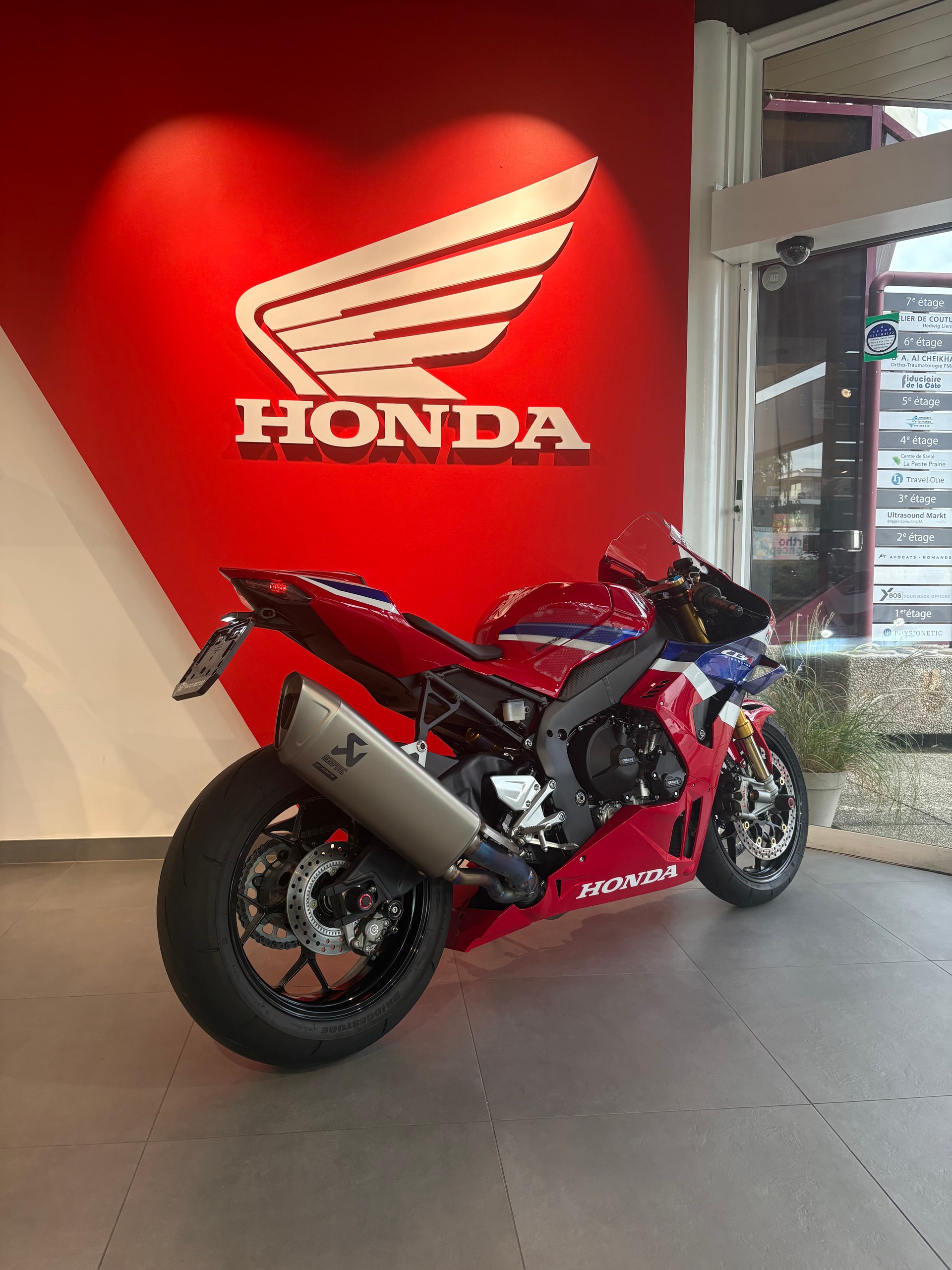 HONDA CBR 1000 RR-R Fireblade SP-image-2