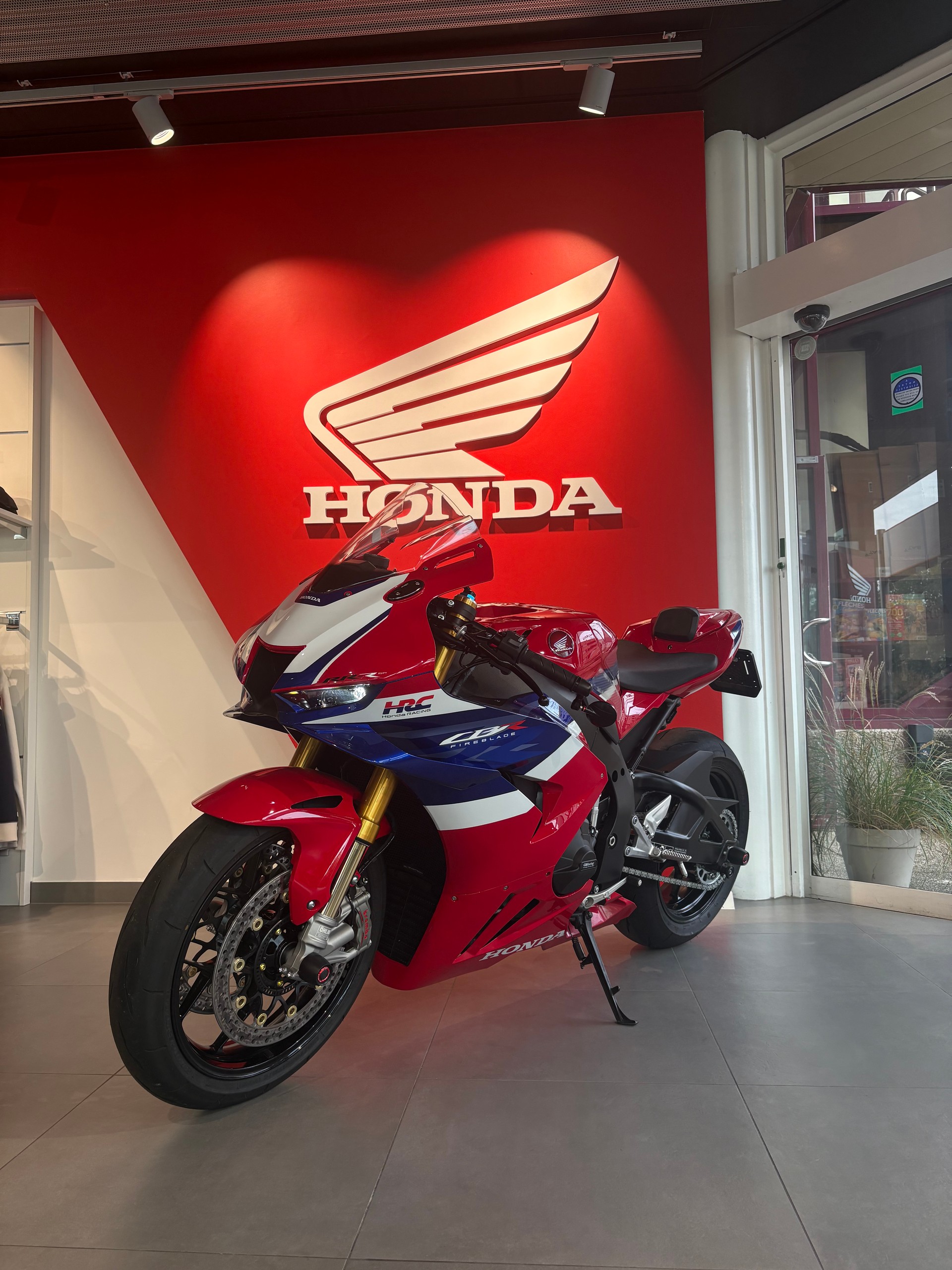 HONDA CBR 1000 RR-R Fireblade SP-image-6