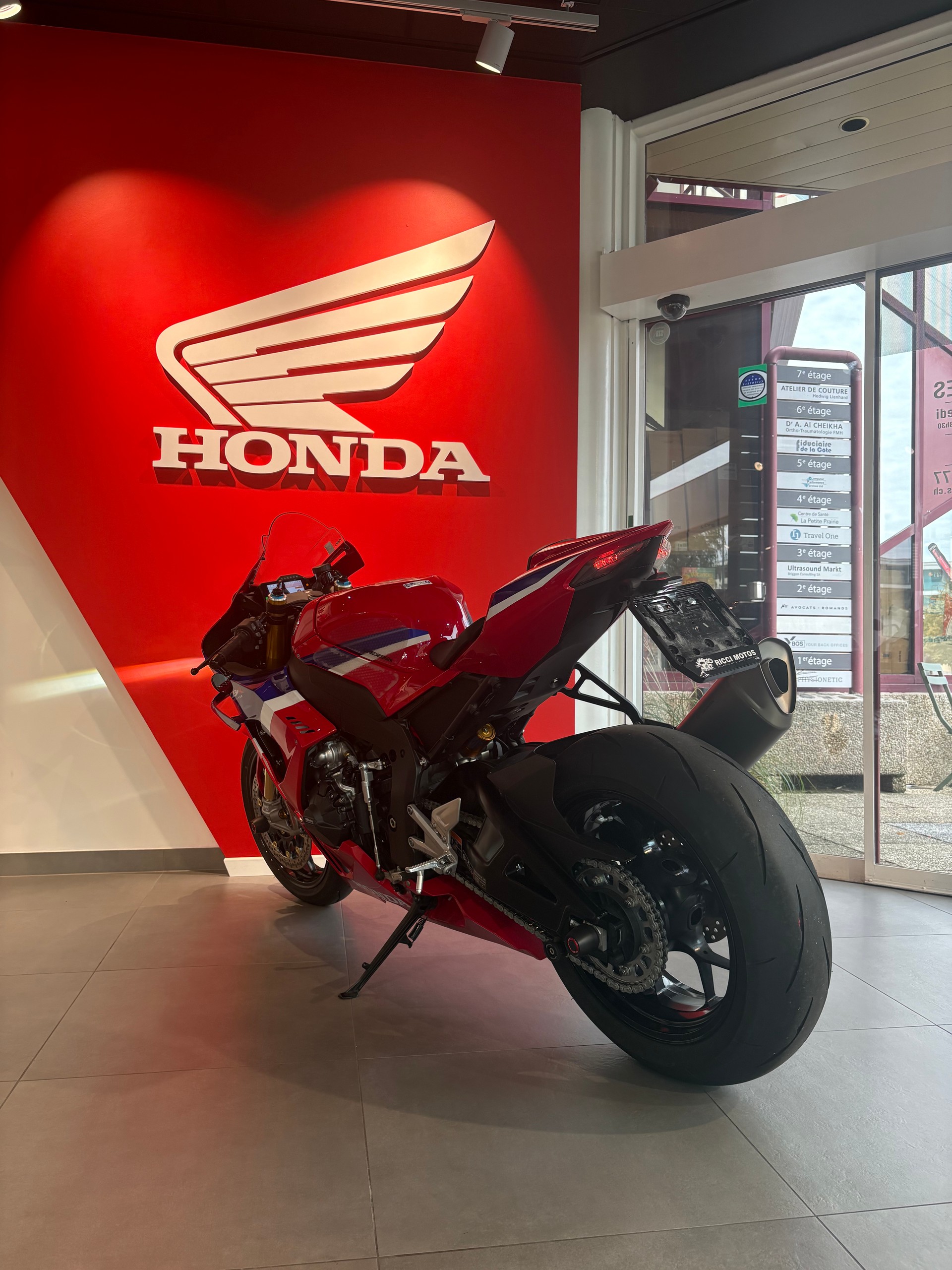HONDA CBR 1000 RR-R Fireblade SP-image-4