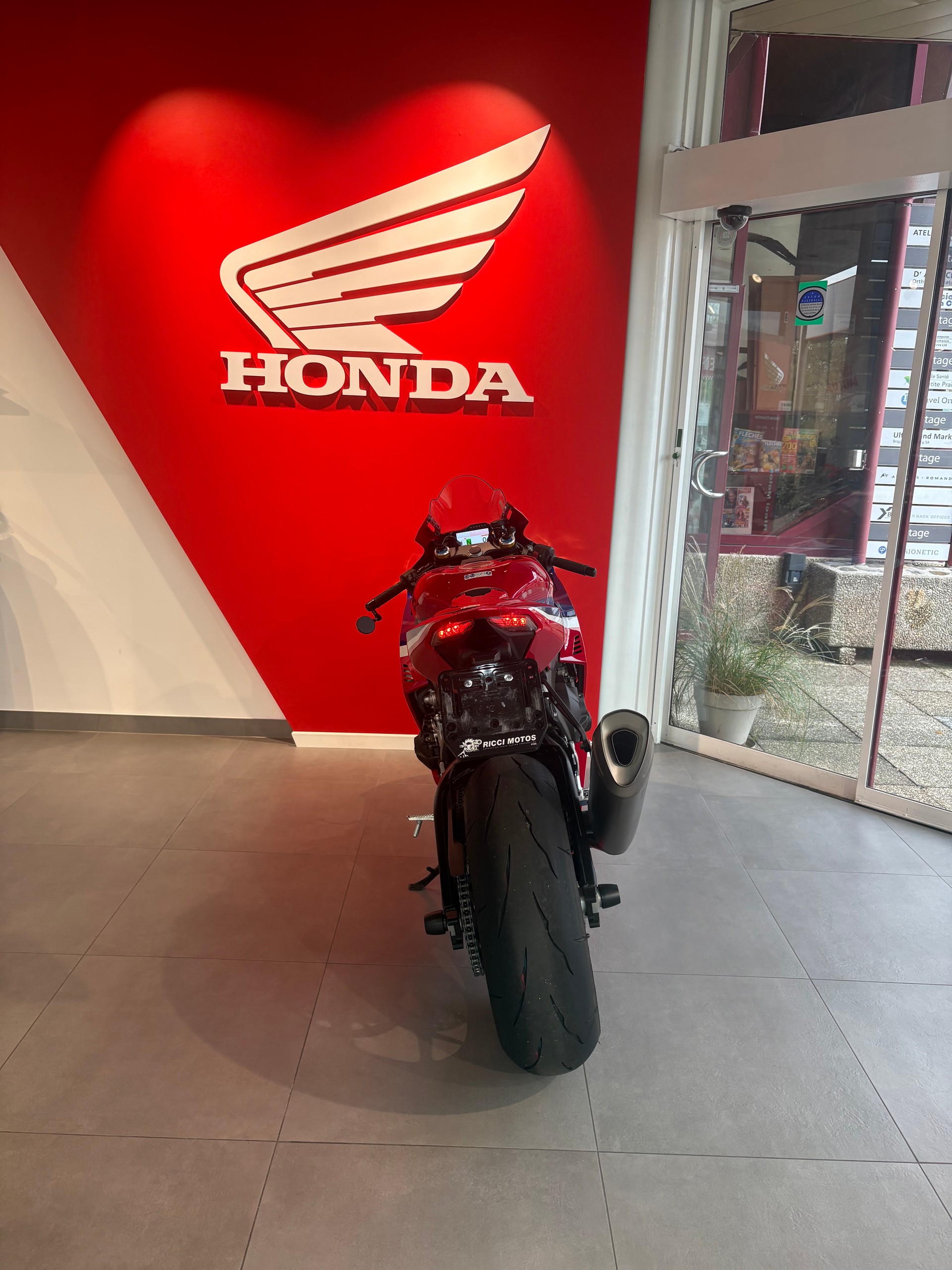 HONDA CBR 1000 RR-R Fireblade SP-image-3