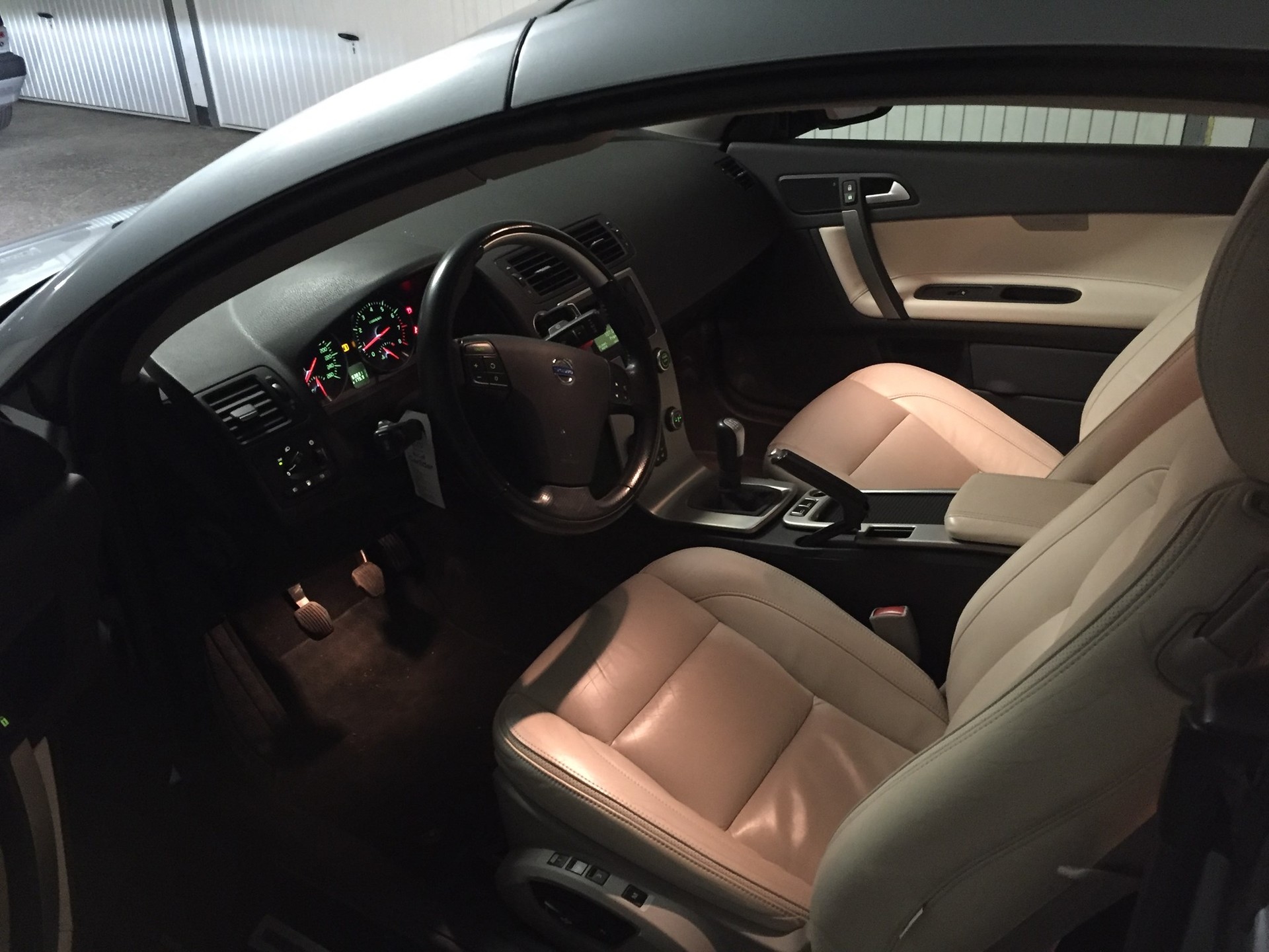 VOLVO C70 T5 Summum-image-2