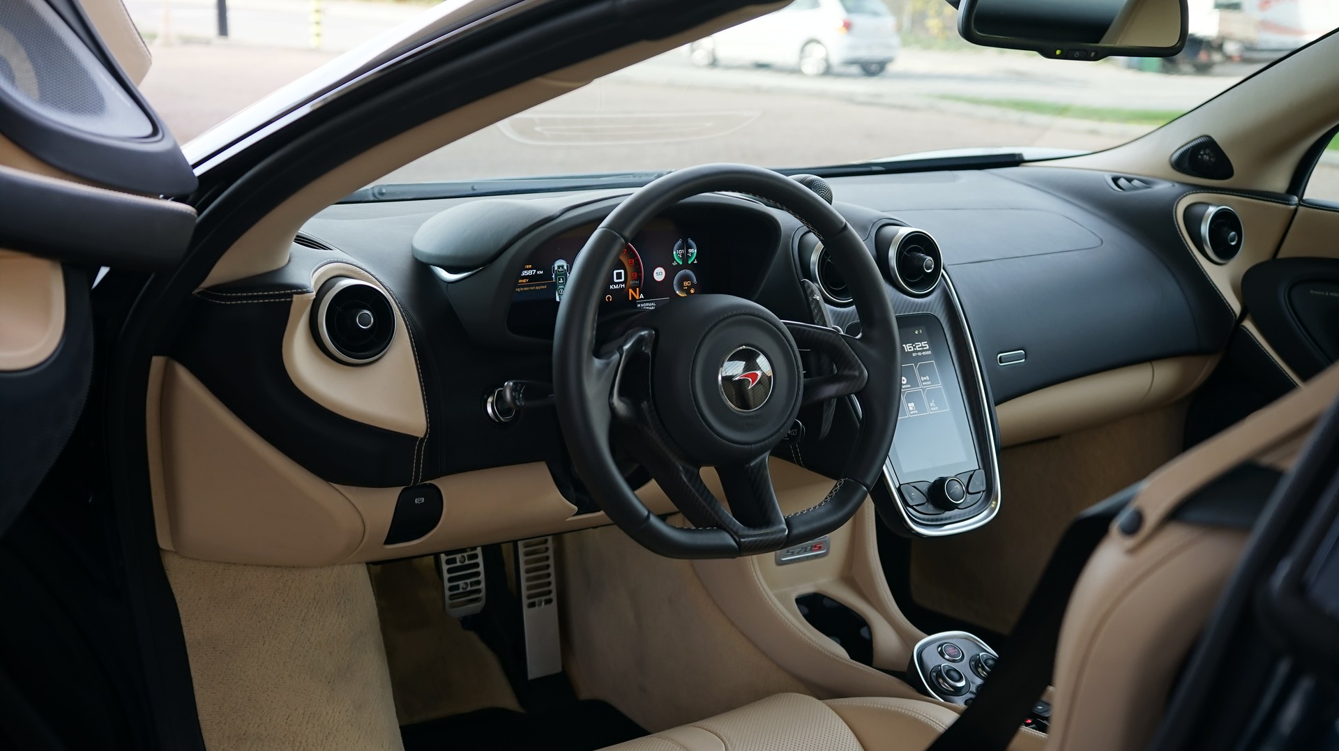McLAREN 570S Spider 3.8 V8 SSG-image-8