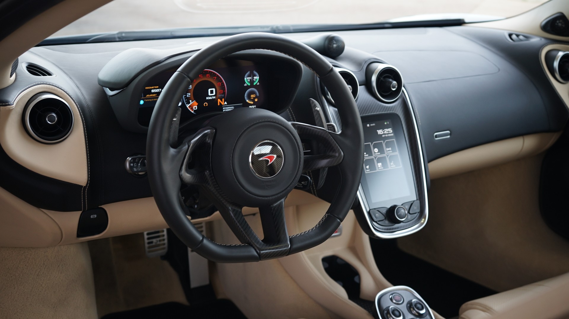 McLAREN 570S Spider 3.8 V8 SSG-image-10