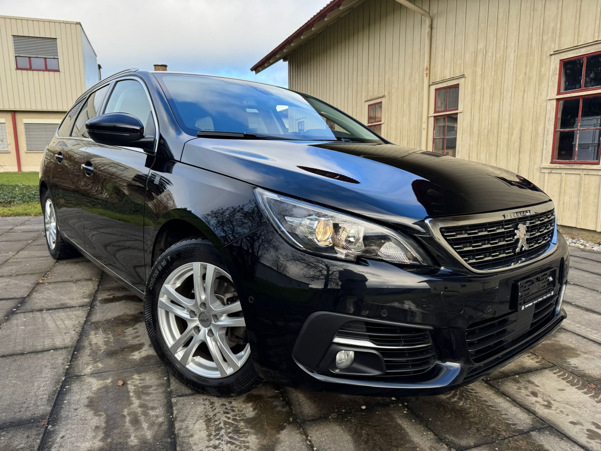 PEUGEOT 308 SW 1.5 BlueHDI Tech Edition EAT8
