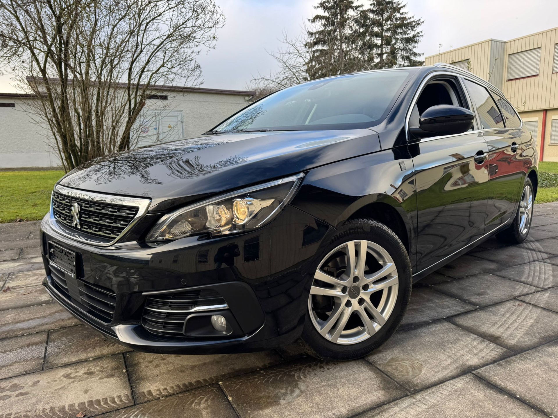 PEUGEOT 308 SW 1.5 BlueHDI Tech Edition EAT8-image-1