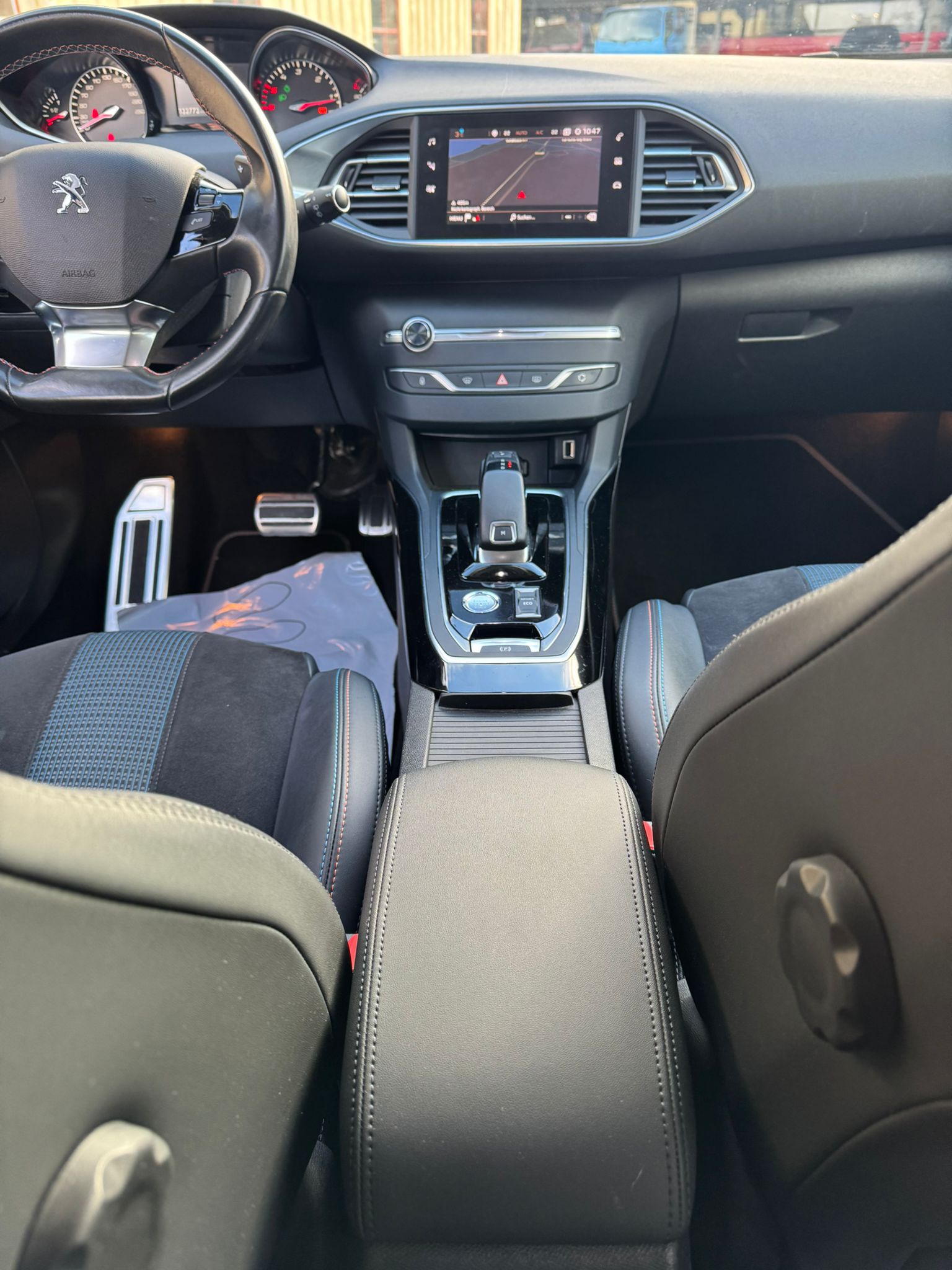PEUGEOT 308 SW 1.5 BlueHDI Tech Edition EAT8-image-14