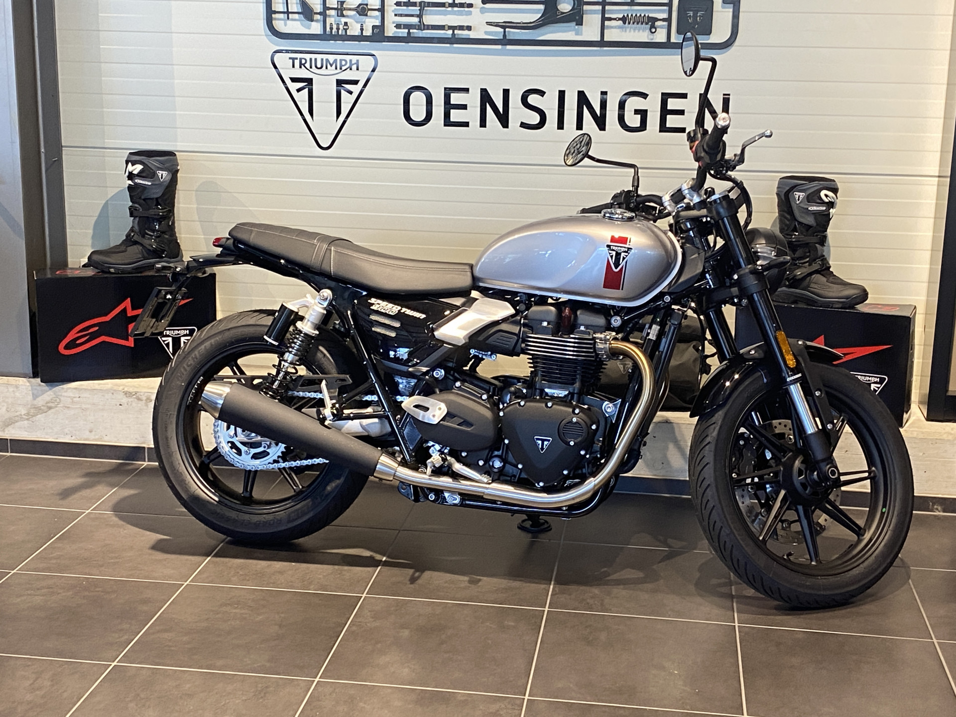 TRIUMPH Speed Twin 900 (4.49 % Power Leasing - Gültig bis 31.06.2026)-image-3