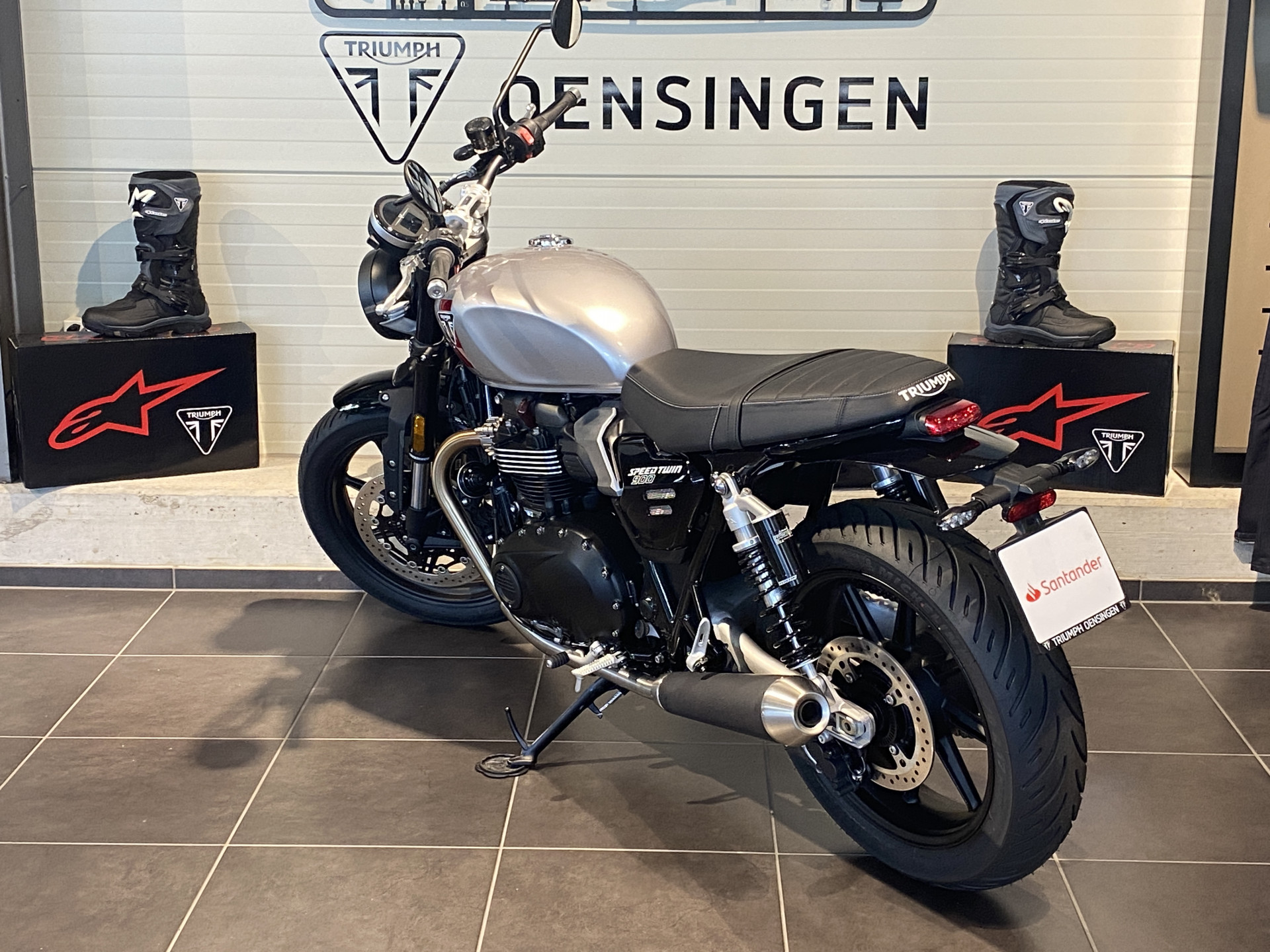 TRIUMPH Speed Twin 900 (4.49 % Power Leasing - Gültig bis 31.06.2026)-image-4