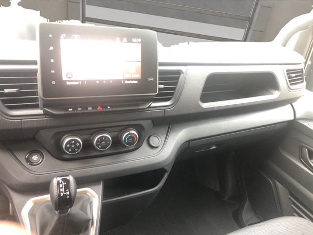 RENAULT Trafic Grand Passenger 2.0 dCi Blue 150 evolution-image-6