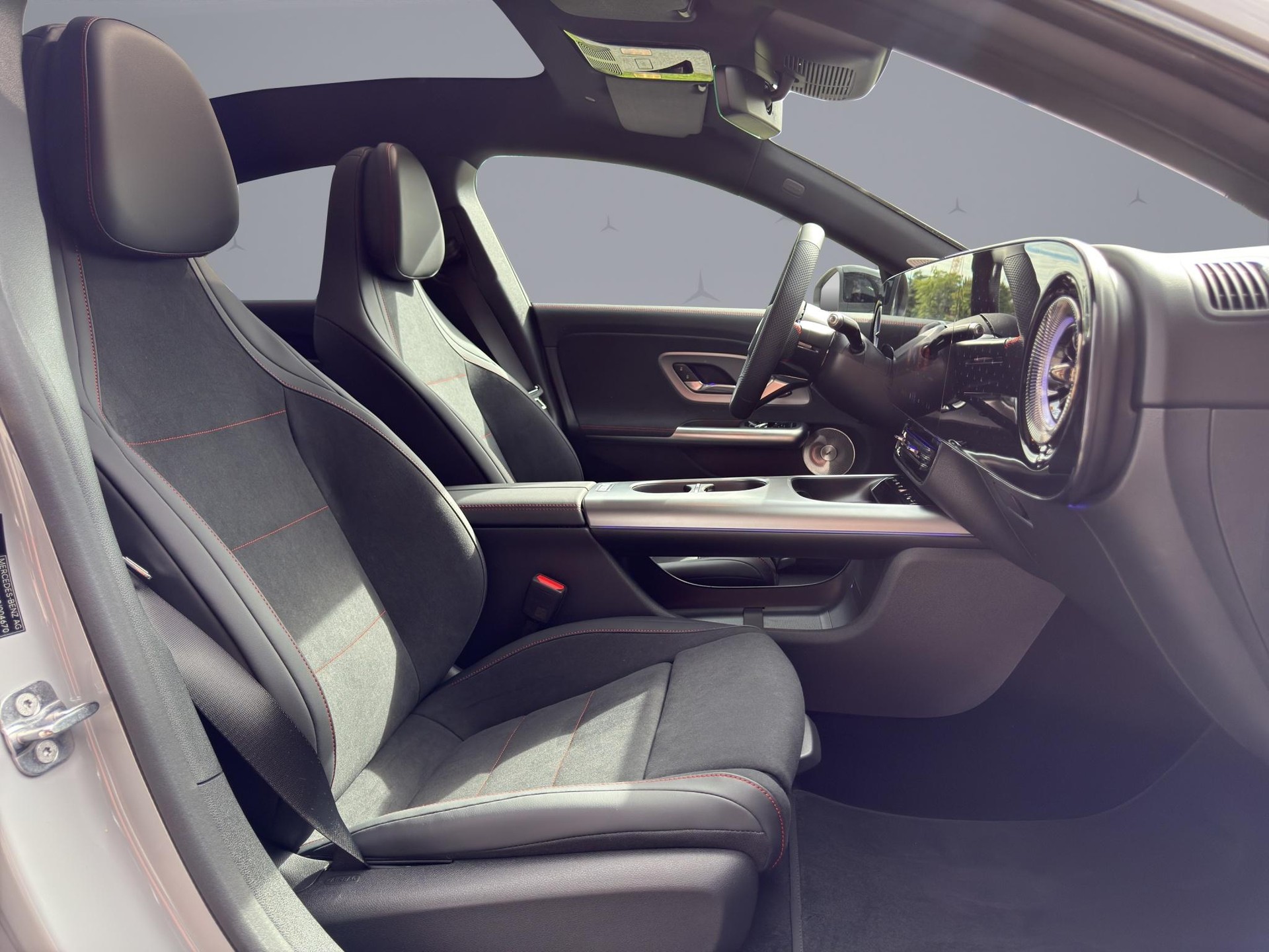MERCEDES-BENZ CLA 350 AMG Line 4matic-image-15
