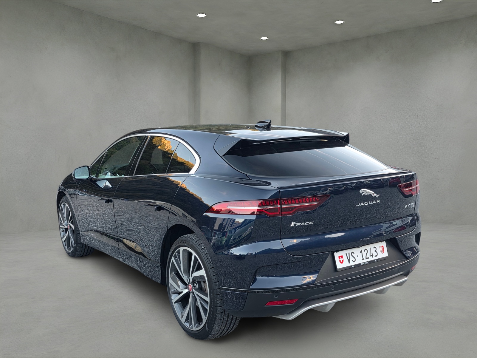 JAGUAR I-Pace EV400 HSE AWD-showroom-element-3