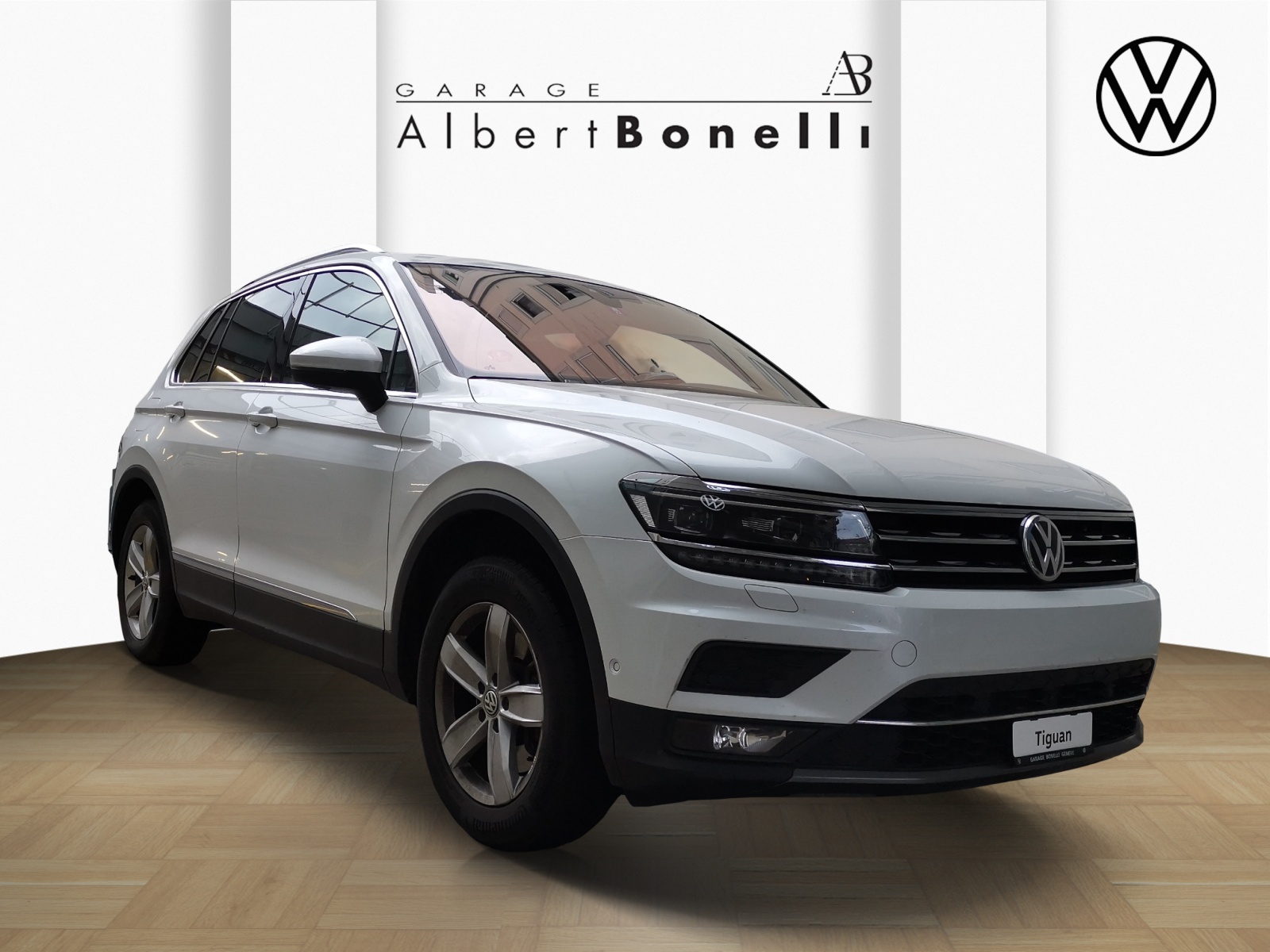 VW Tiguan 2.0TSI Highline 4Motion DSG-showroom-element-3