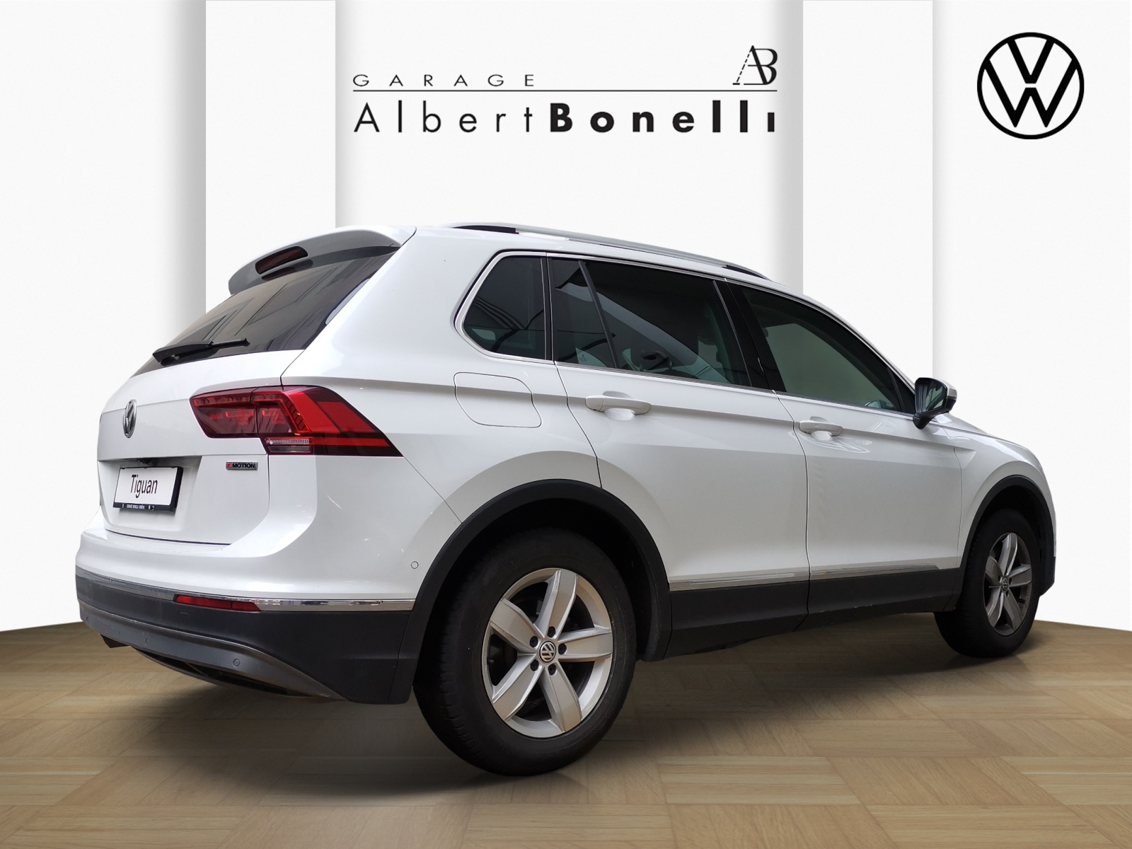 VW Tiguan 2.0TSI Highline 4Motion DSG-showroom-element-2