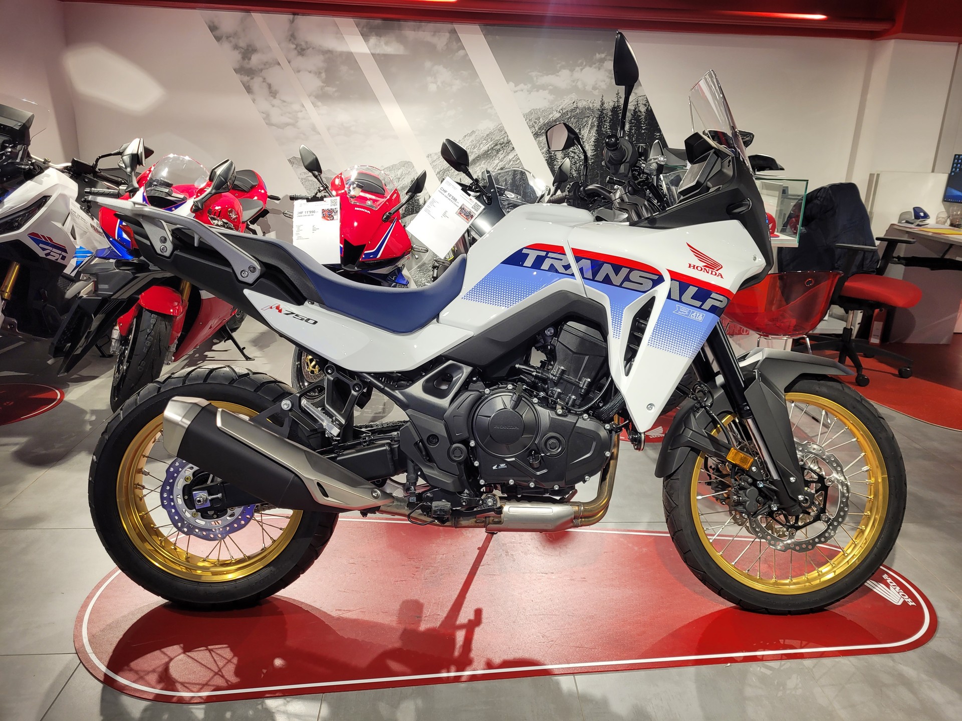 HONDA XL 750 Transalp-image-1