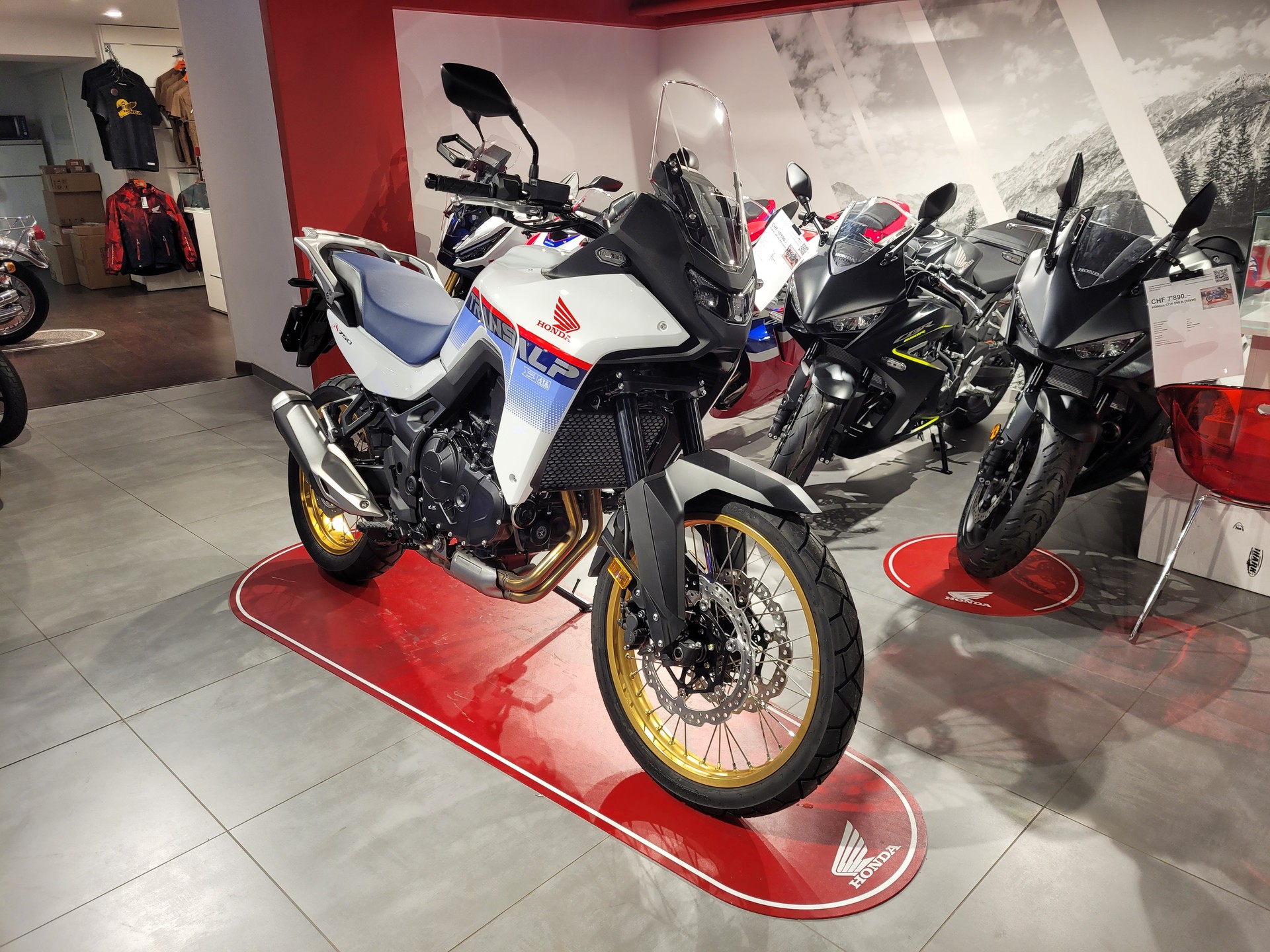 HONDA XL 750 Transalp-image-0