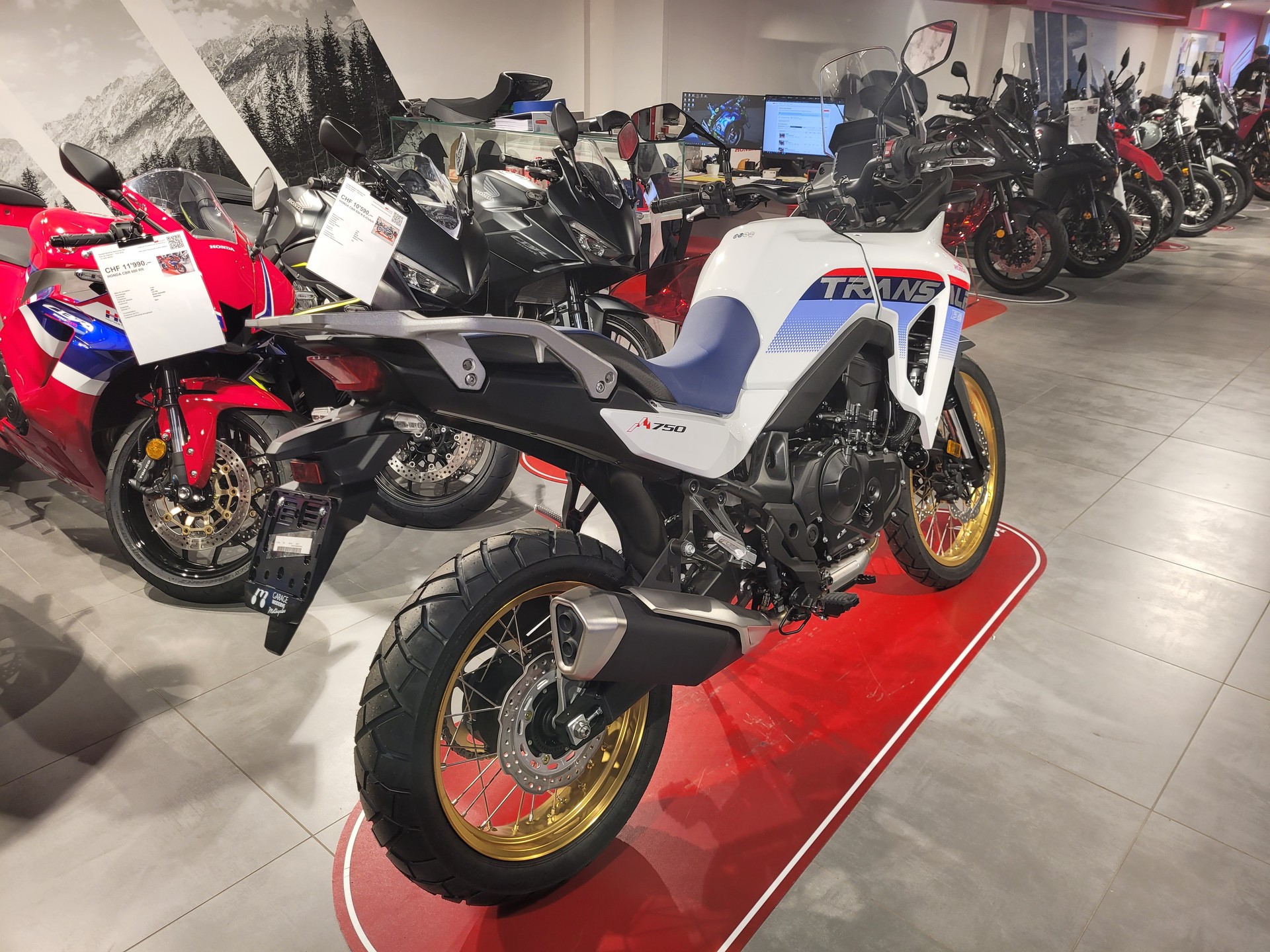 HONDA XL 750 Transalp-image-2