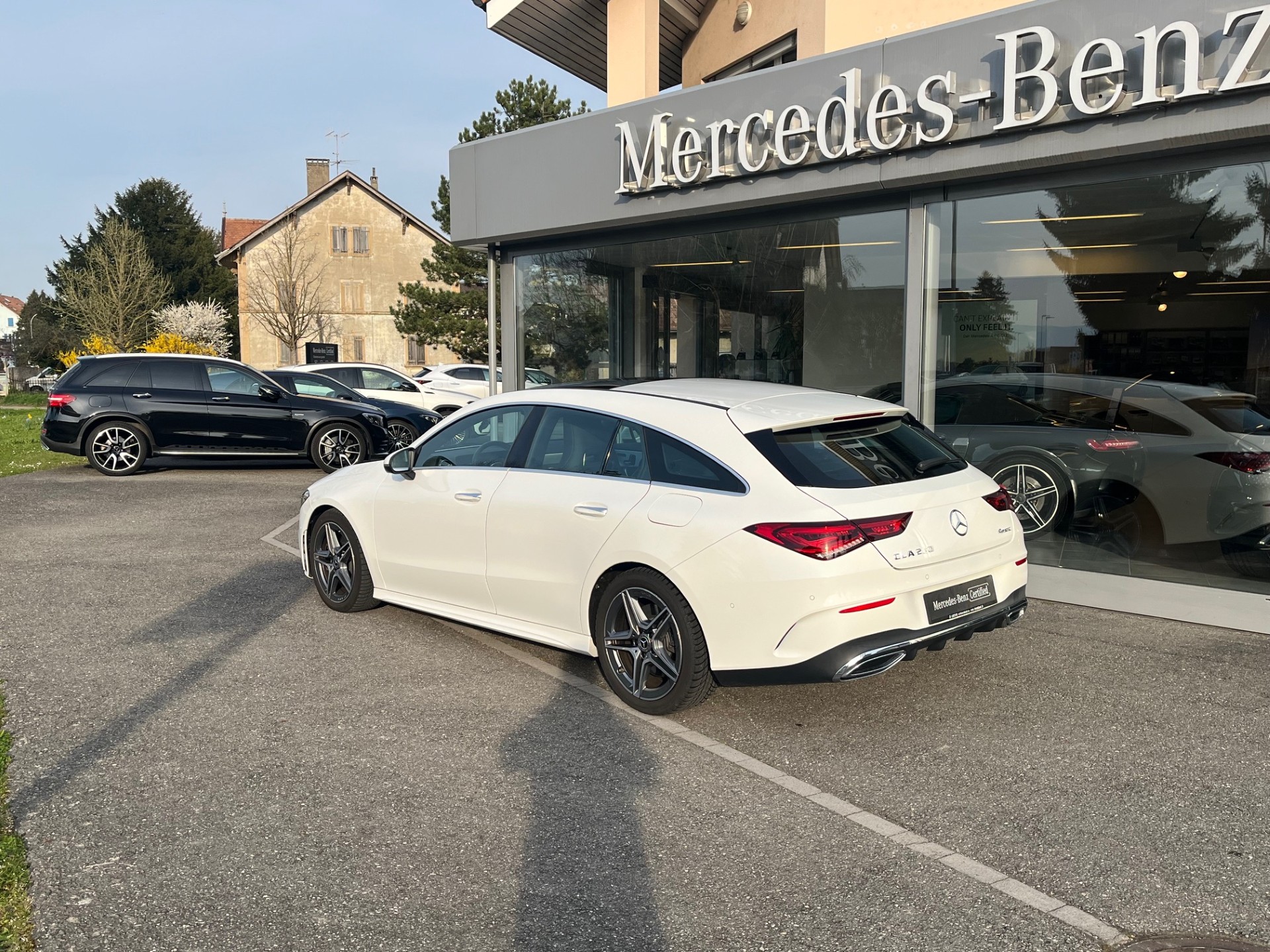 MERCEDES-BENZ CLA Shooting Brake 250 4Matic 7G-DCT AMG Line-showroom-element-3