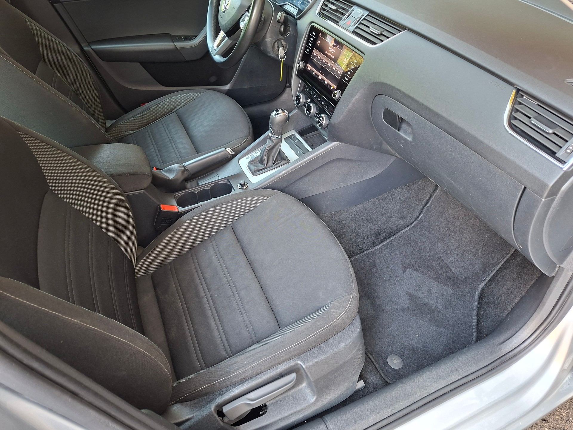 SKODA Octavia 2.0TDI Amb. 4x4-image-6