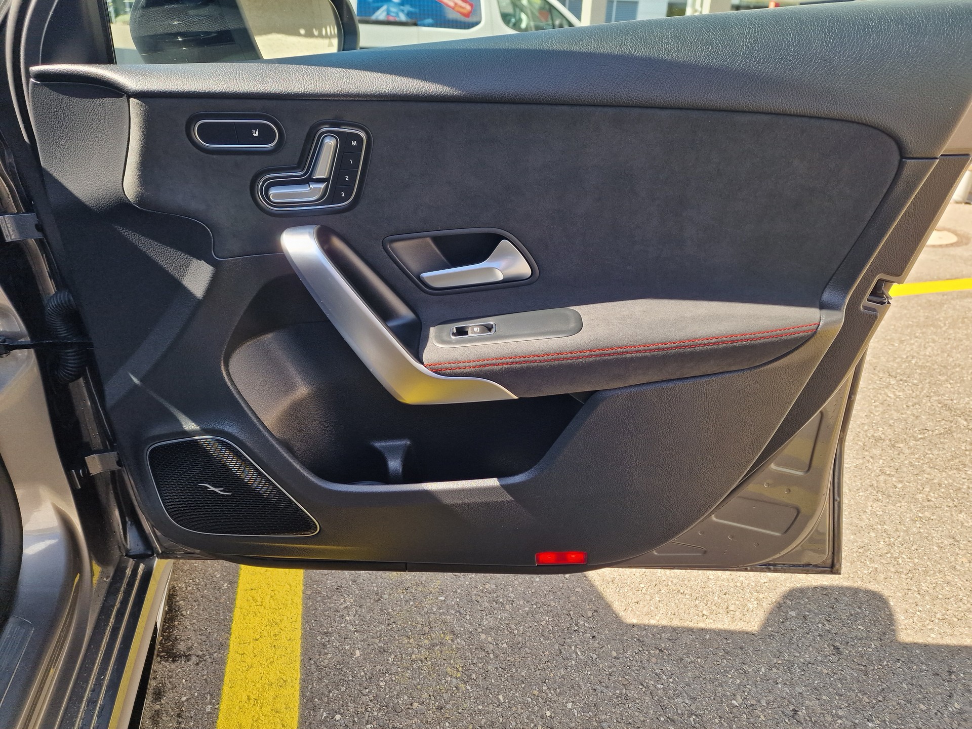 MERCEDES-BENZ A AMG 35 4Matic 8G-DCT-image-22