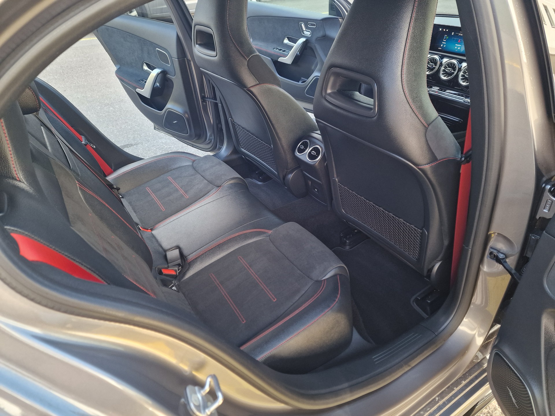 MERCEDES-BENZ A AMG 35 4Matic 8G-DCT-image-16