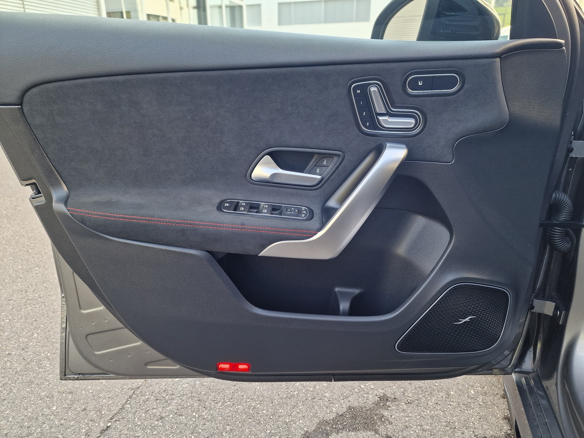 MERCEDES-BENZ A AMG 35 4Matic 8G-DCT-image-11