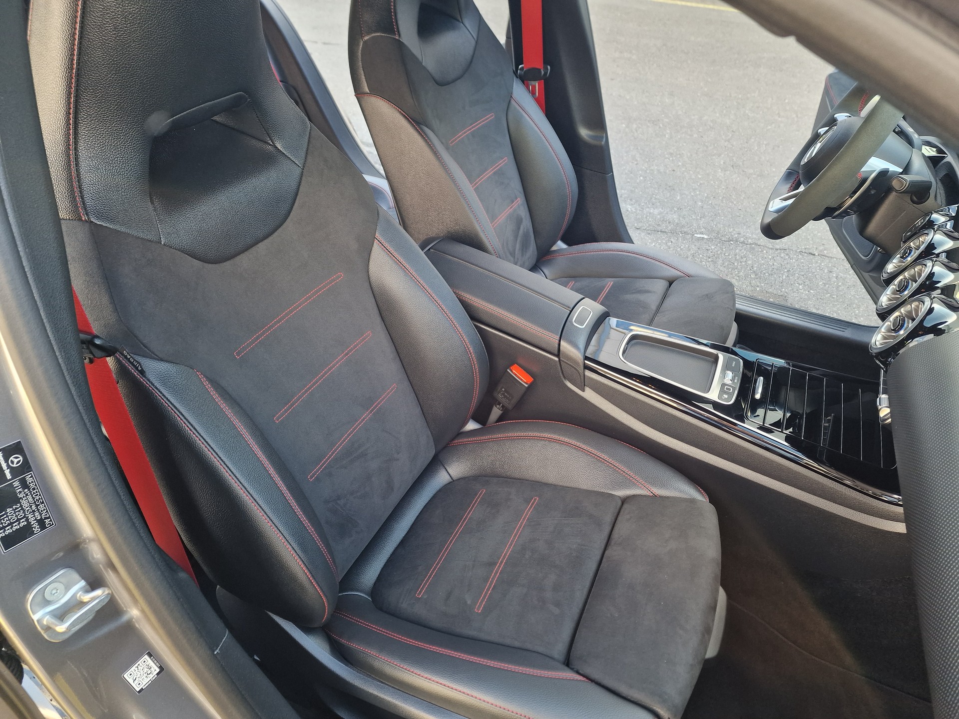 MERCEDES-BENZ A AMG 35 4Matic 8G-DCT-image-20
