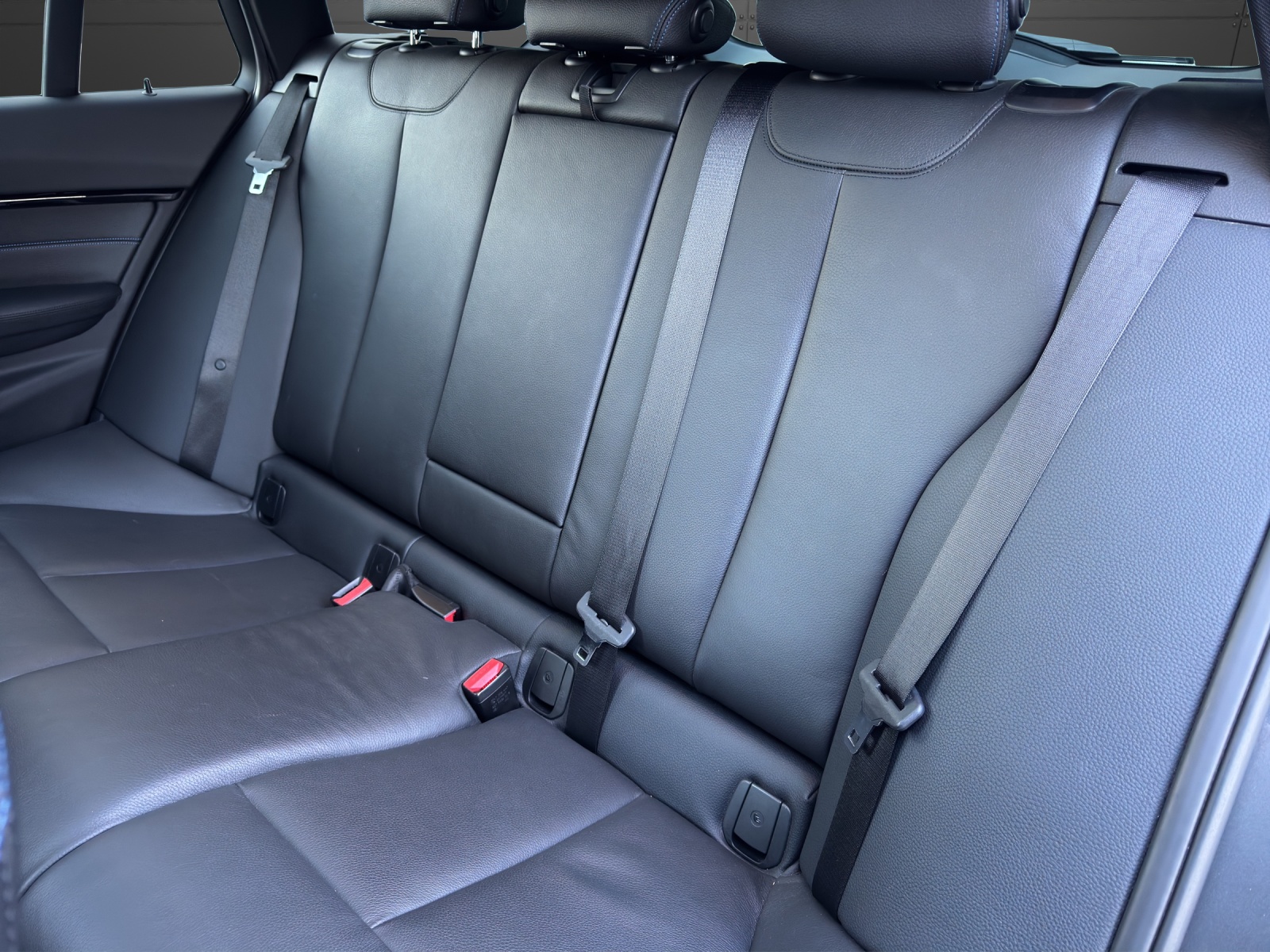 BMW 335d xDrive SAG Touring-image-14