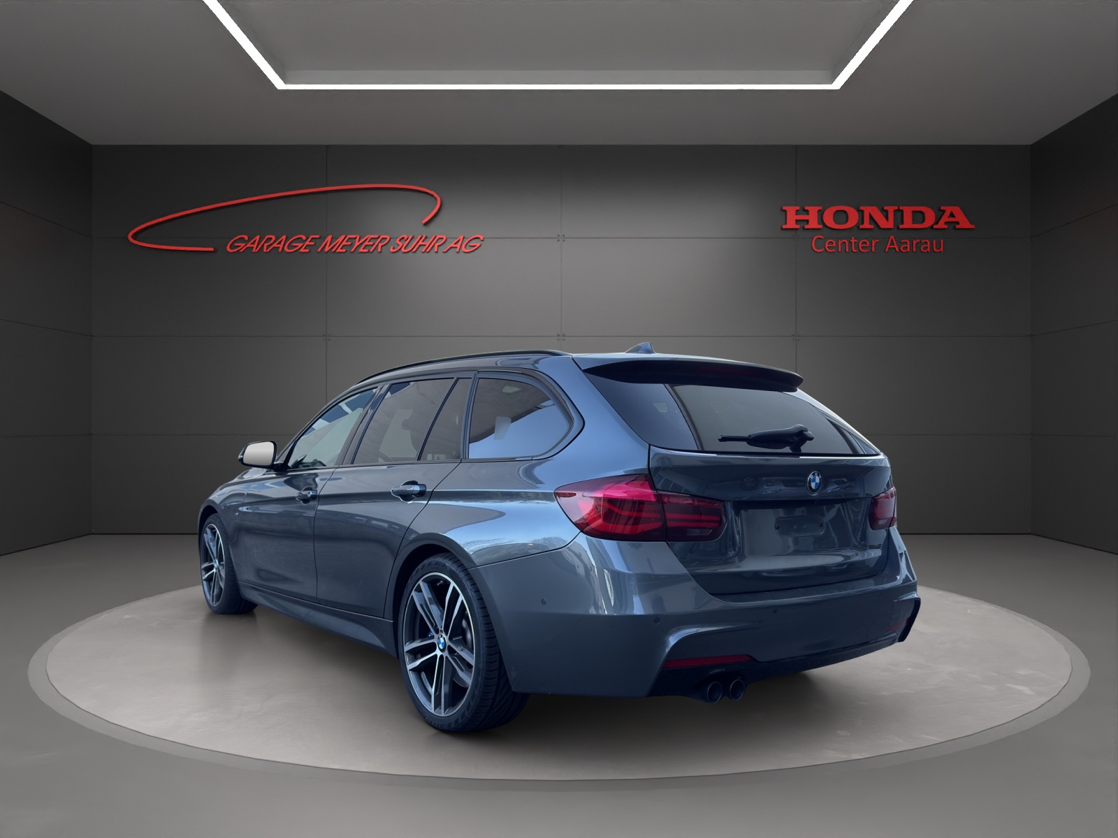 BMW 335d xDrive SAG Touring-image-4