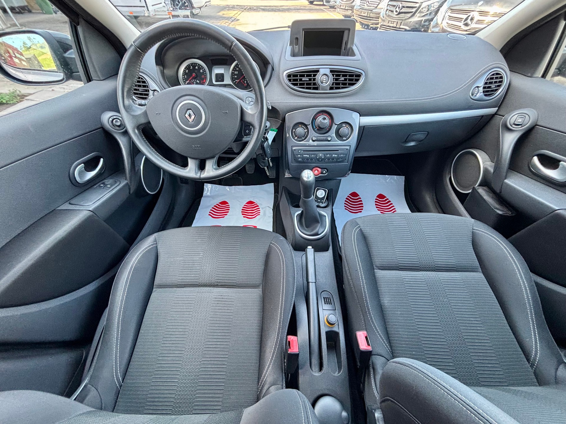 RENAULT Clio 1.2 16V Turbo Night&Day-image-6