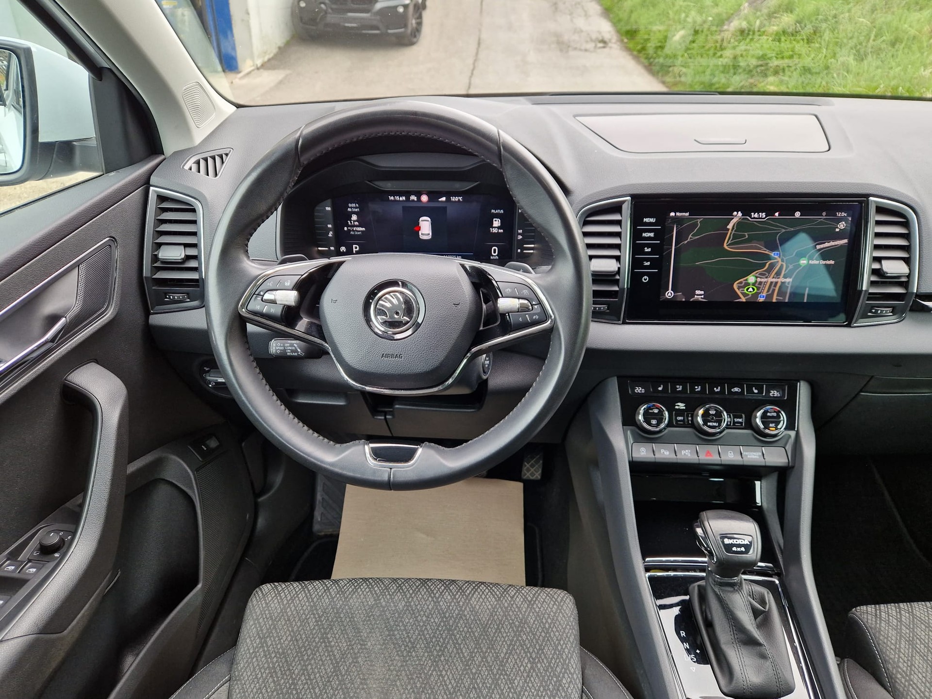 SKODA Karoq 2.0 TDI CR Style 4x4 DSG-image-12