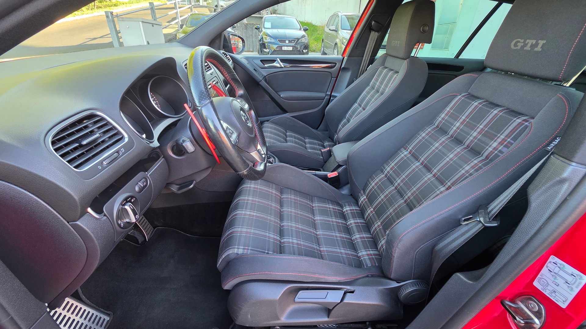 VW Golf 2.0 TSI GTI DSG-image-9