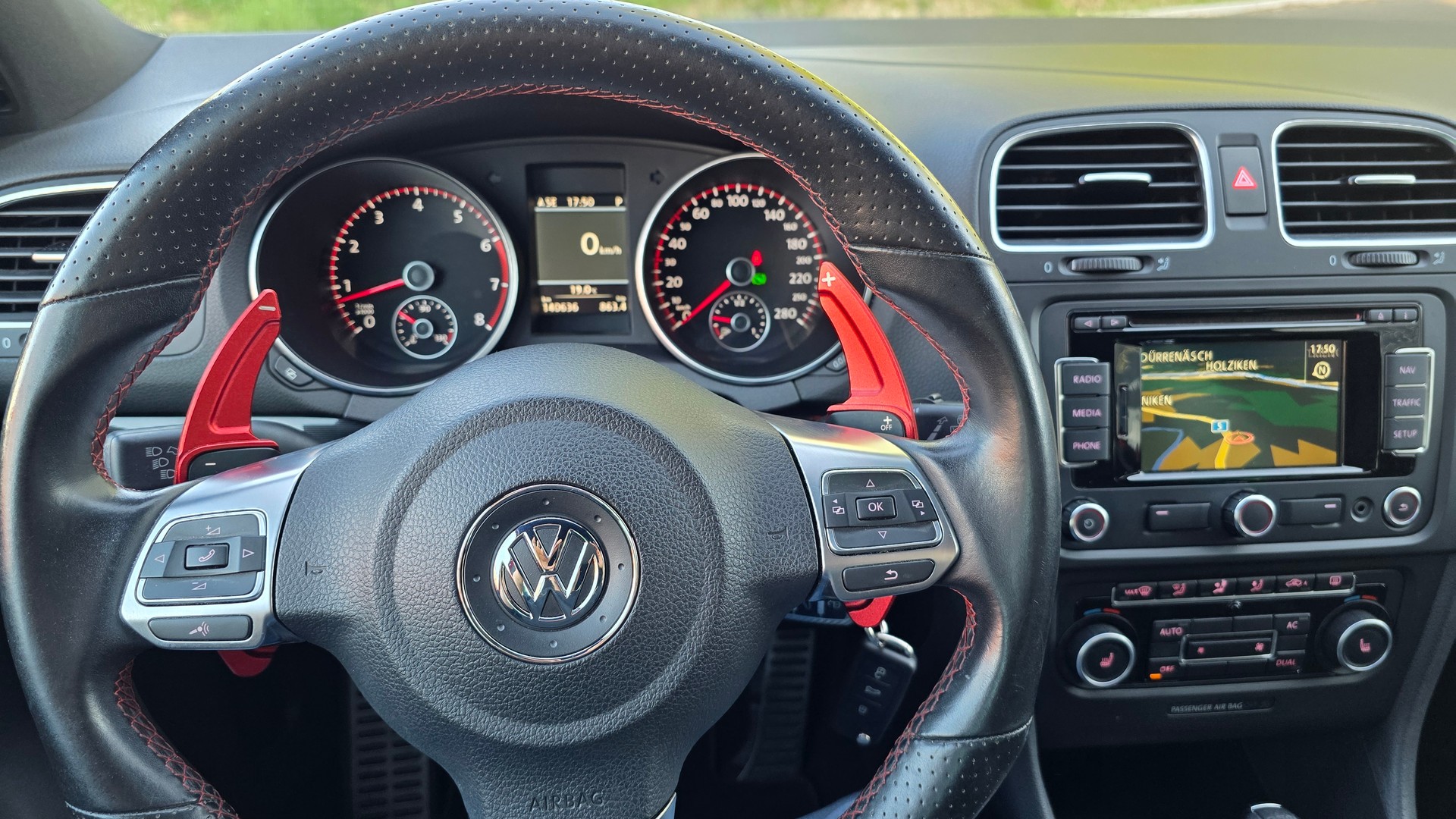 VW Golf 2.0 TSI GTI DSG-image-15