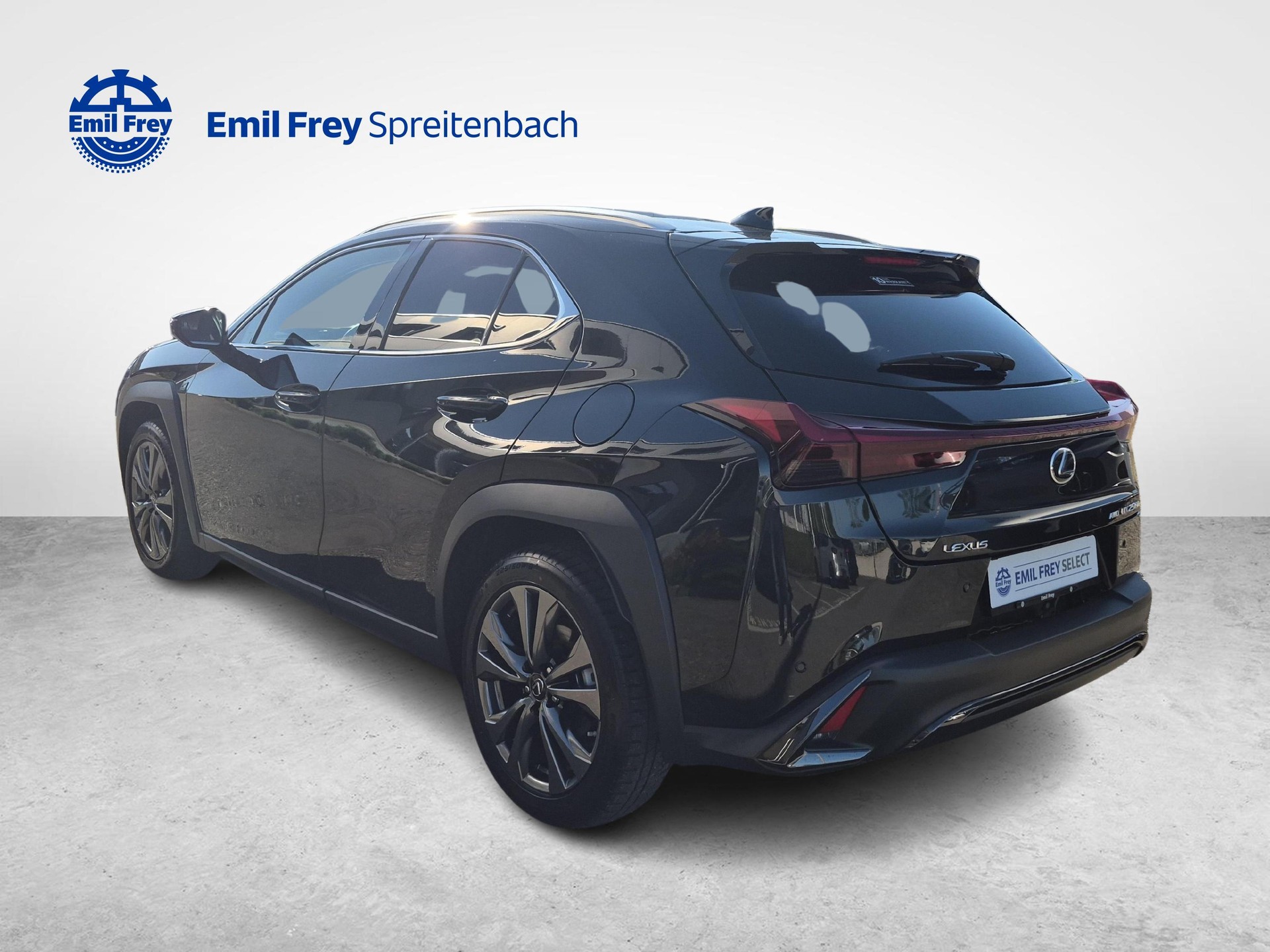LEXUS UX 250h F-Line / Jetzt mit attraktivem 1.99% Leasing-showroom-element-2