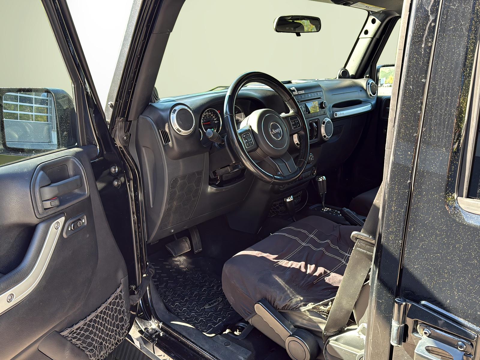 JEEP Wrangler 2.8 CRD Sahara Unlimited-image-12