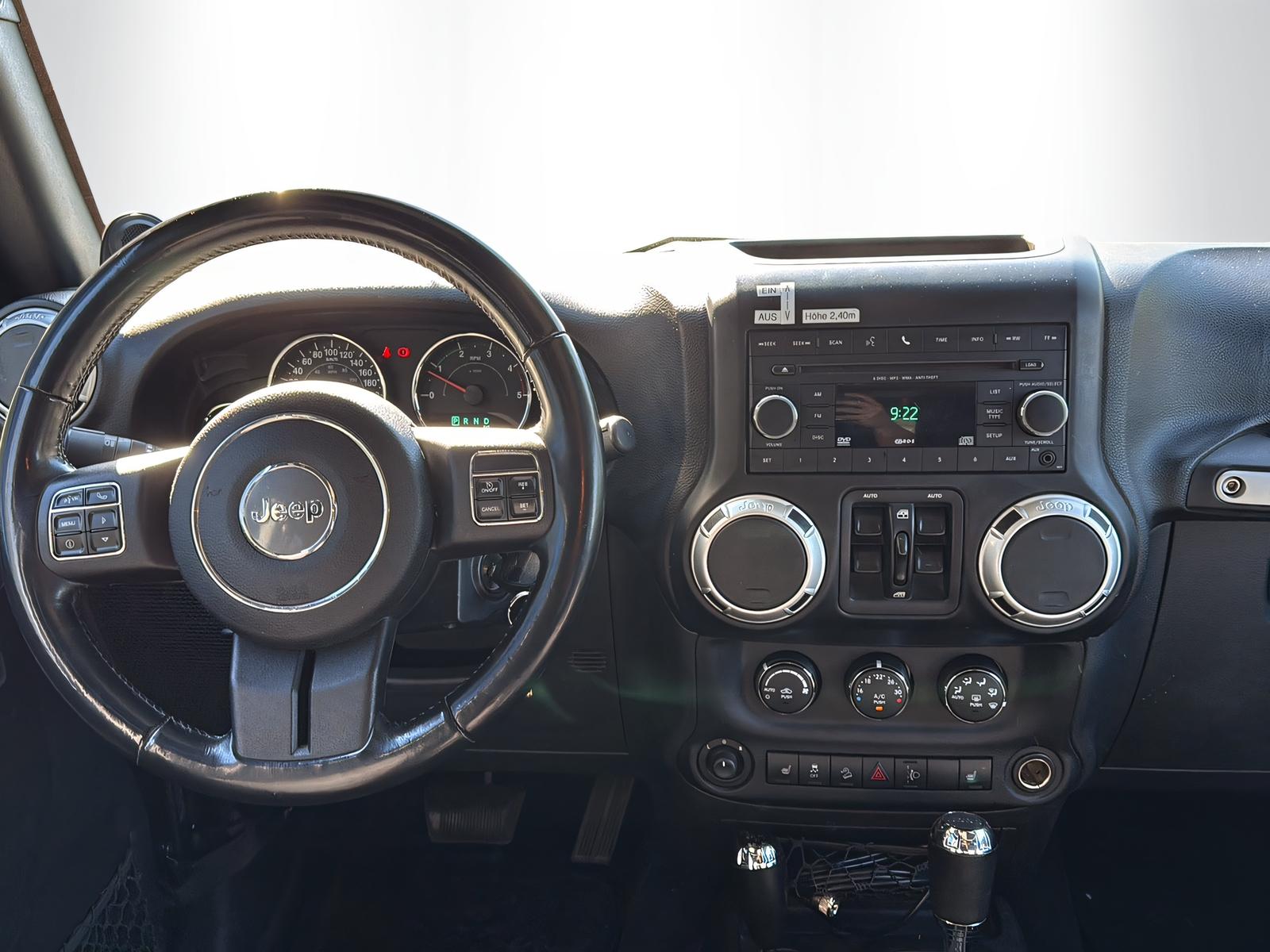 JEEP Wrangler 2.8 CRD Sahara Unlimited-image-9