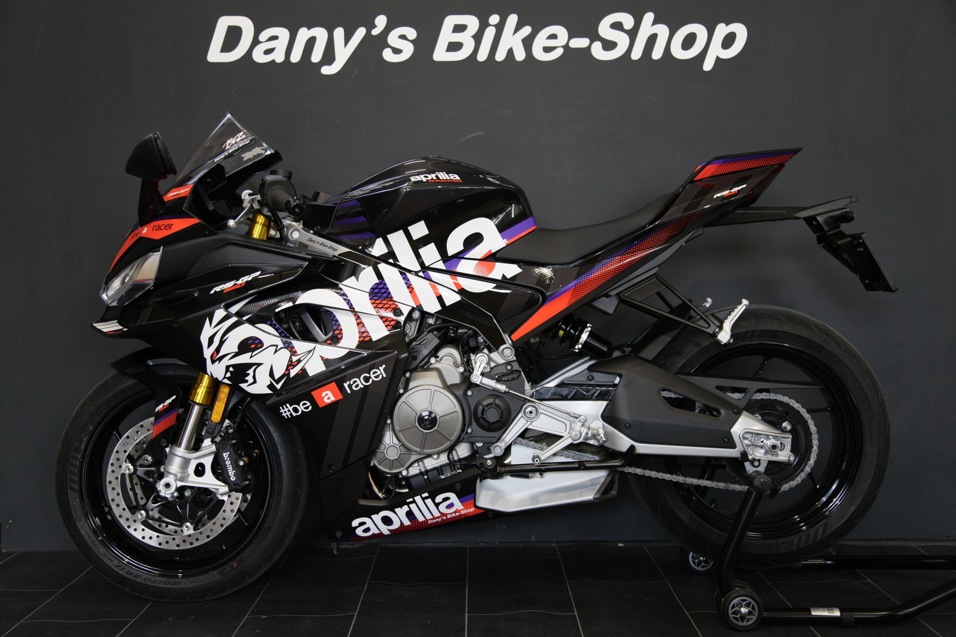 APRILIA RS GP 660 Bezzechi black Rims E5+ (35kW)