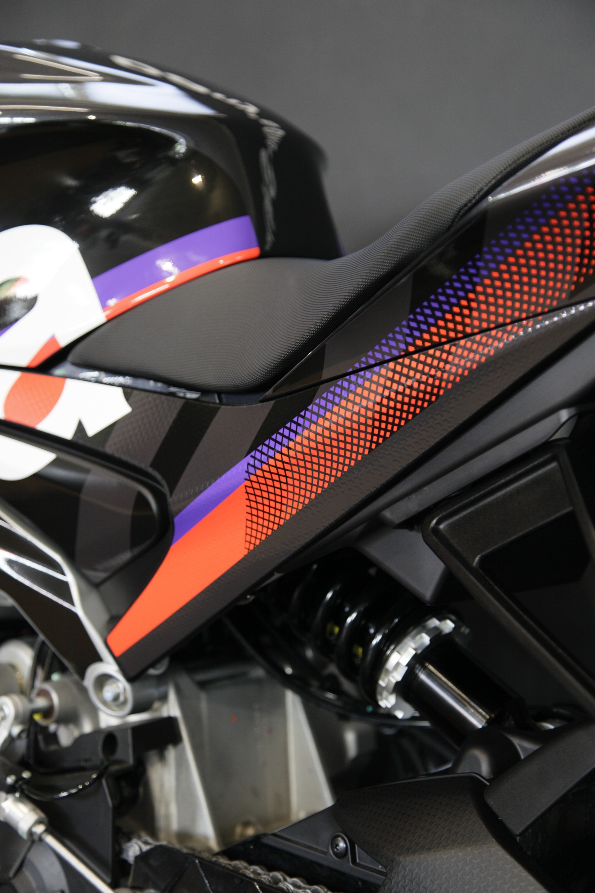 APRILIA RS GP 660 Bezzechi black Rims E5+ (35kW)-image-5