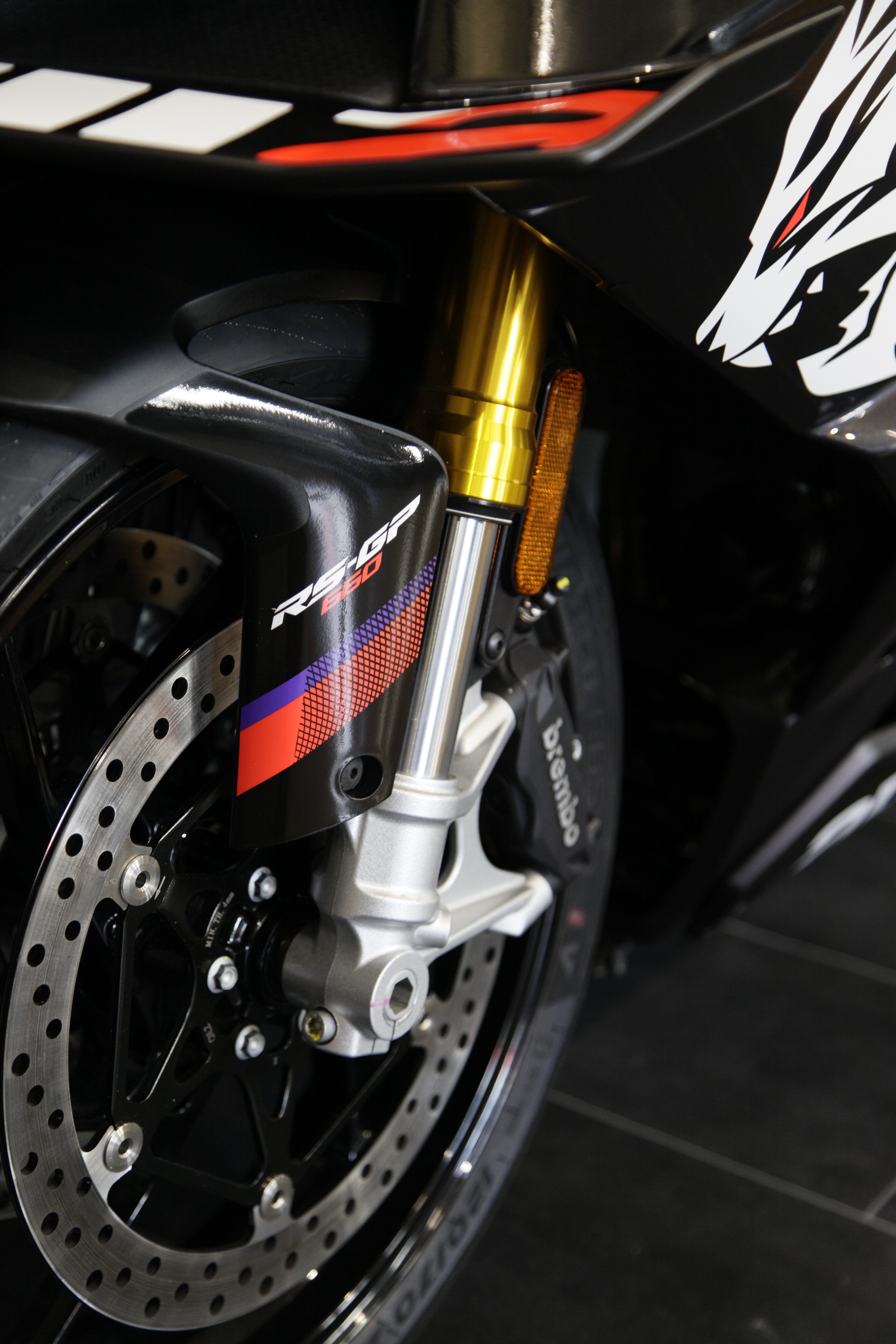 APRILIA RS GP 660 Bezzechi black Rims E5+ (35kW)-image-7