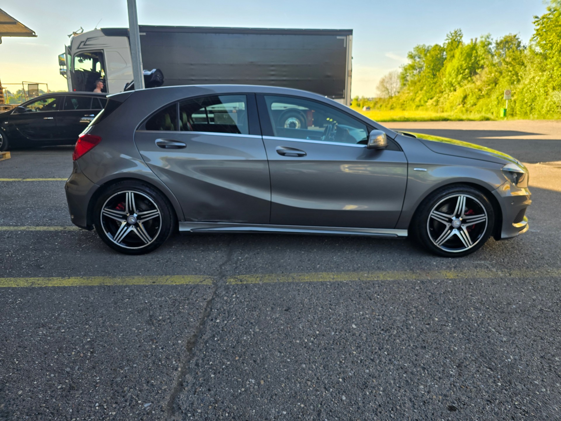 MERCEDES-BENZ A 250 Sport 4Matic AMG Line 7G-DCT-image-8